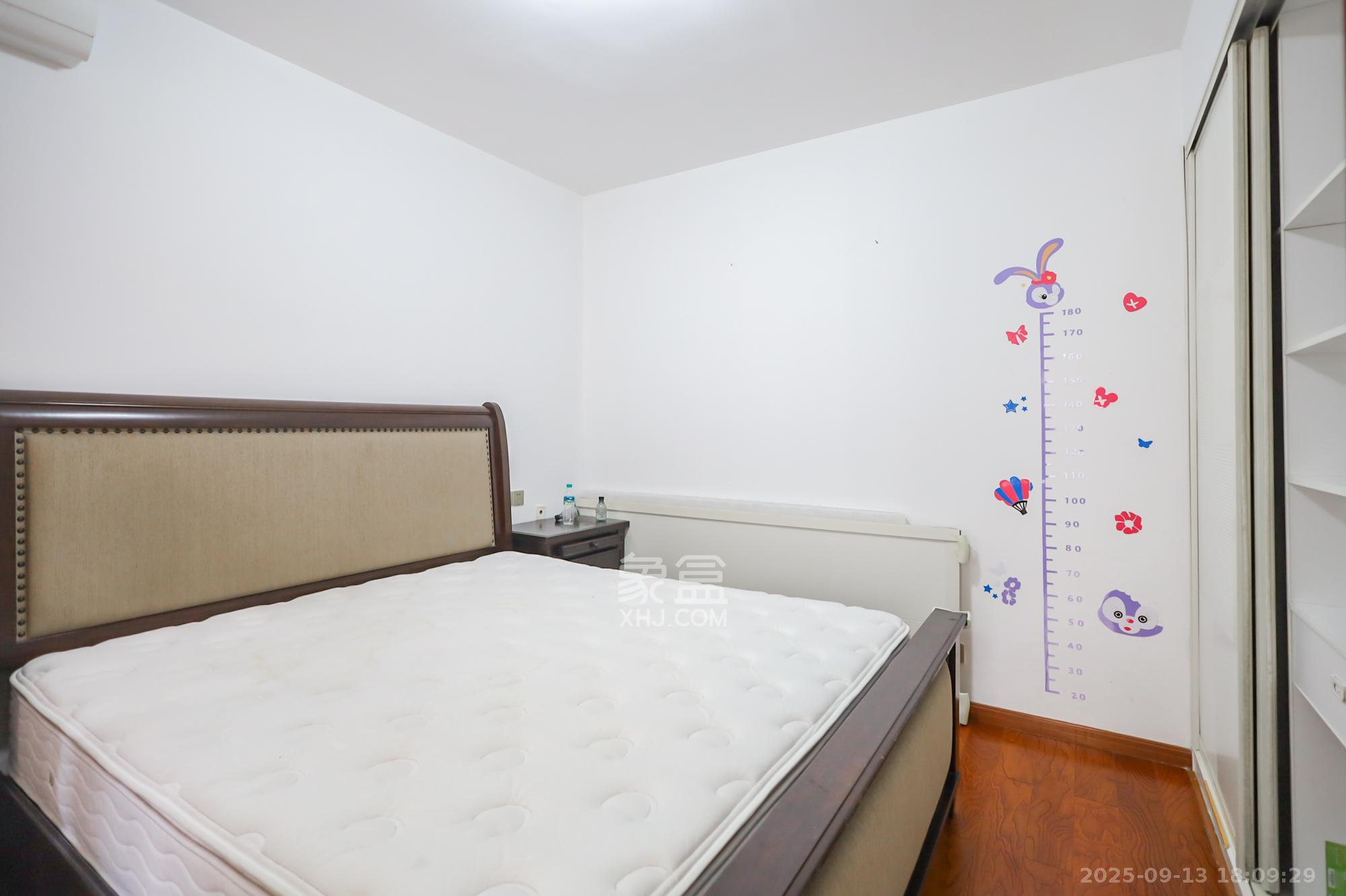 世茂外滩里(世茂铂翠湾三期) 3室2厅1卫 165.0万 世茂外滩里(世茂铂翠湾三期) 3室2厅1卫 165.0万卧室