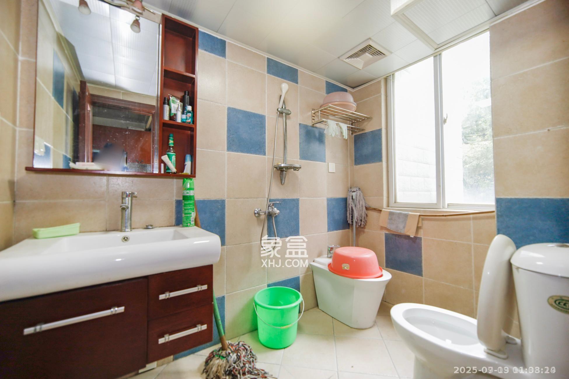 星语林名园  4室2厅2卫    3500.0元/月室内图