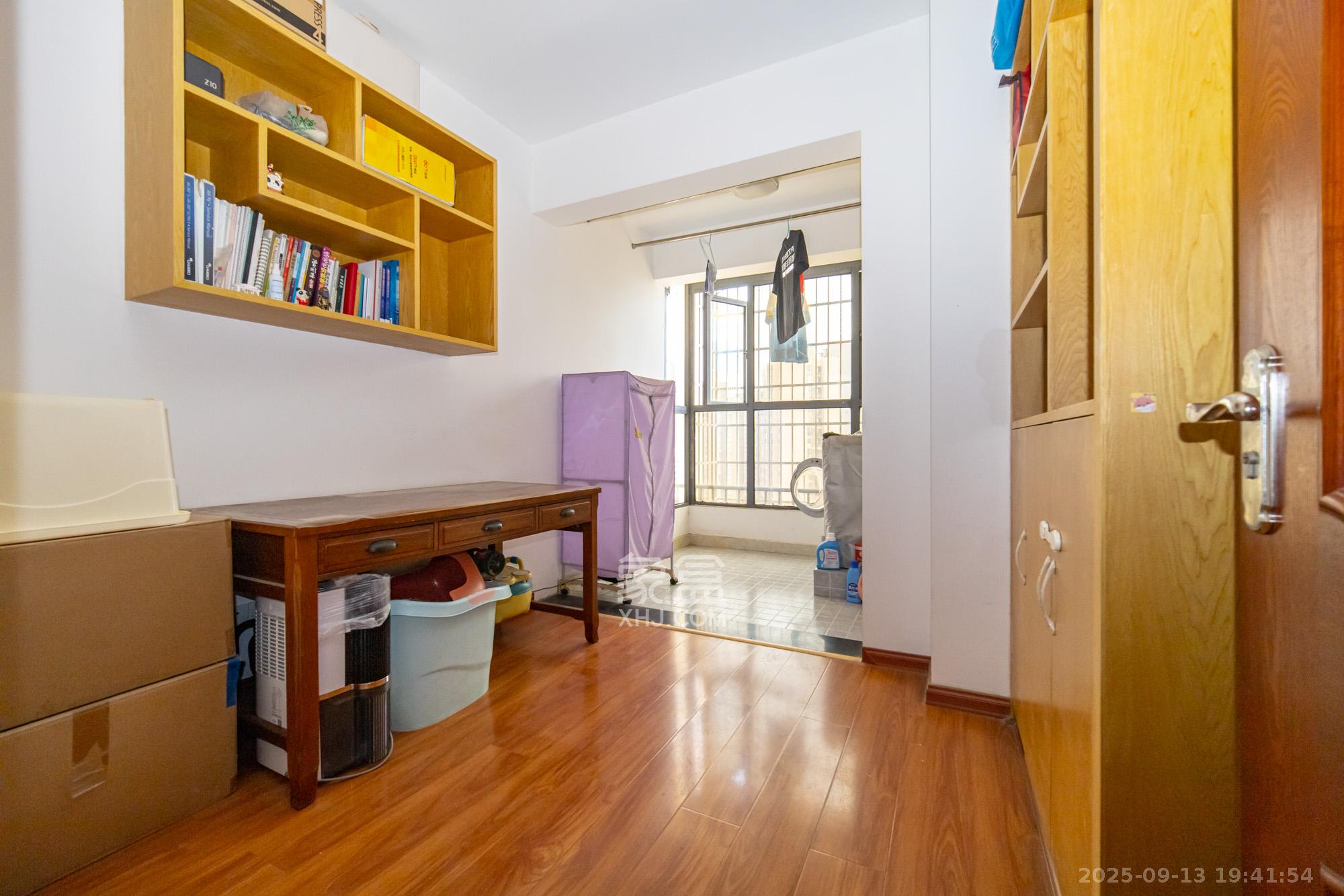 悦湖山  4室2厅1卫    85.0万 悦湖山  4室2厅1卫    85.0万卧室