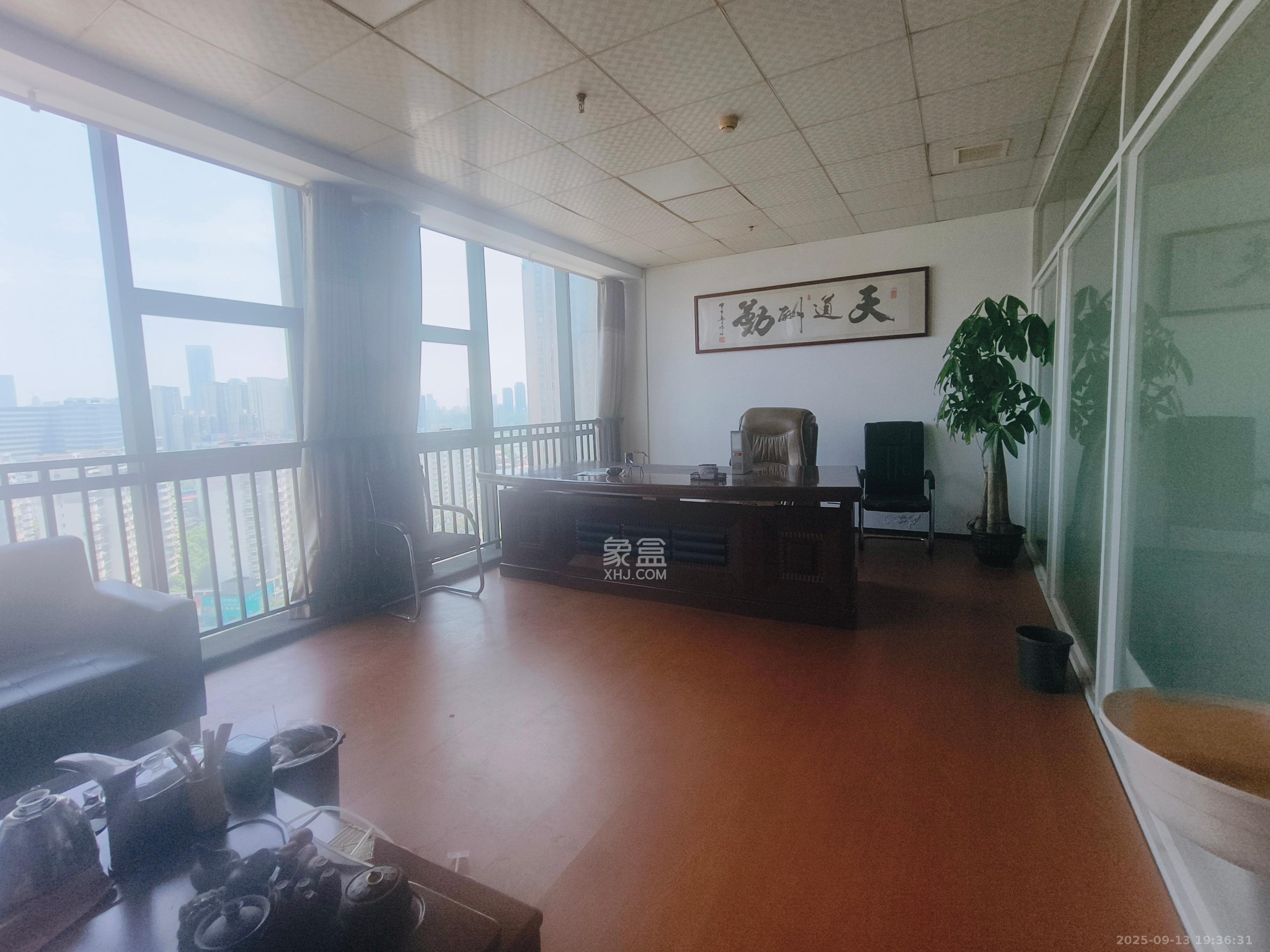 佳兴国际汇   109.45㎡      8000.0元/月室内图