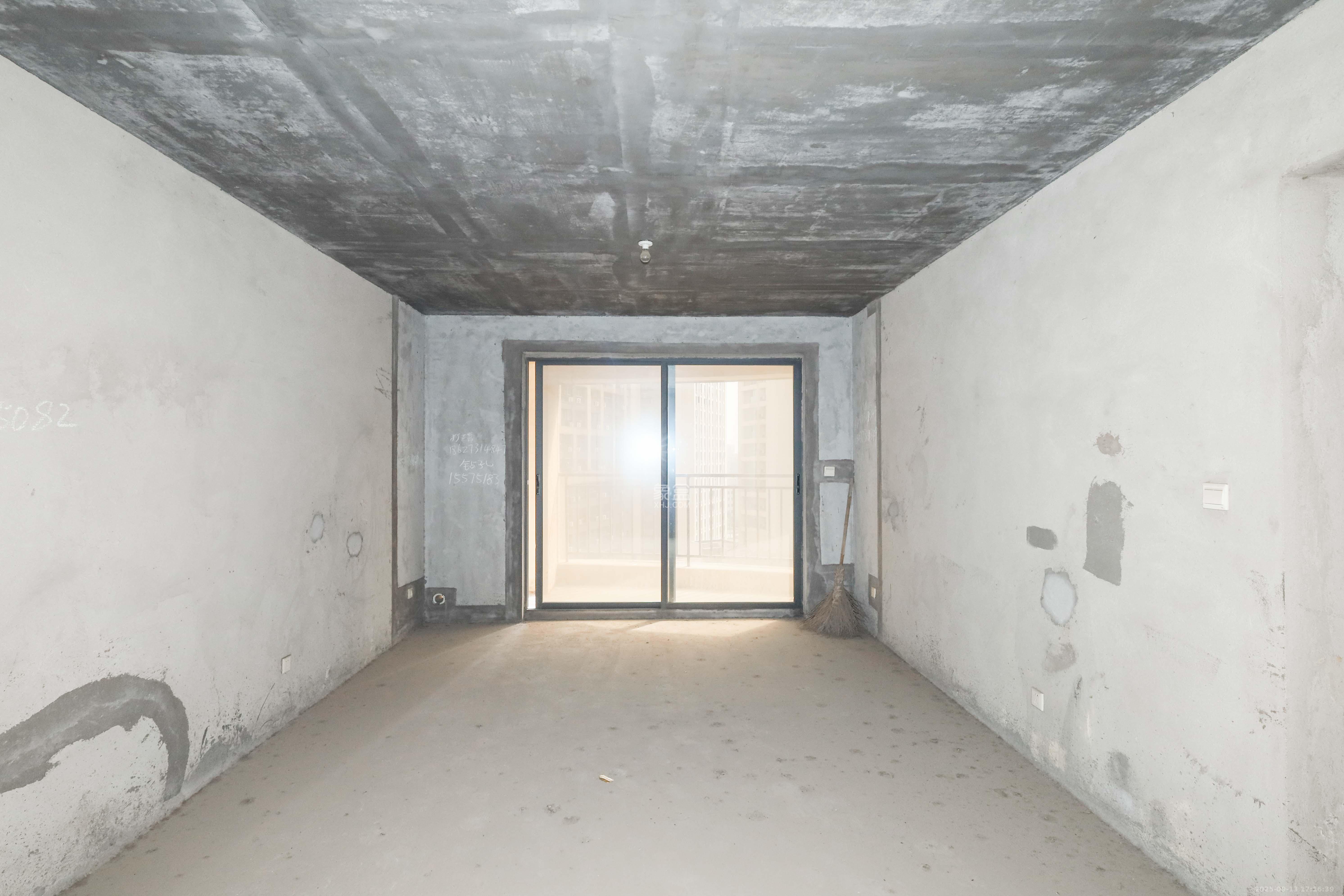 保利麓谷林语C区  3室2厅2卫    130.0万 保利麓谷林语C区  3室2厅2卫    130.0万