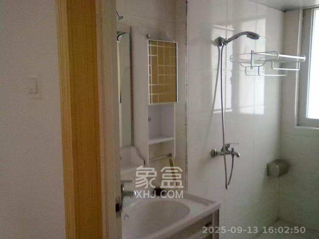 德润园 2室2厅1卫 1900.0元/月 德润园 2室2厅1卫 1900.0元/月室内图