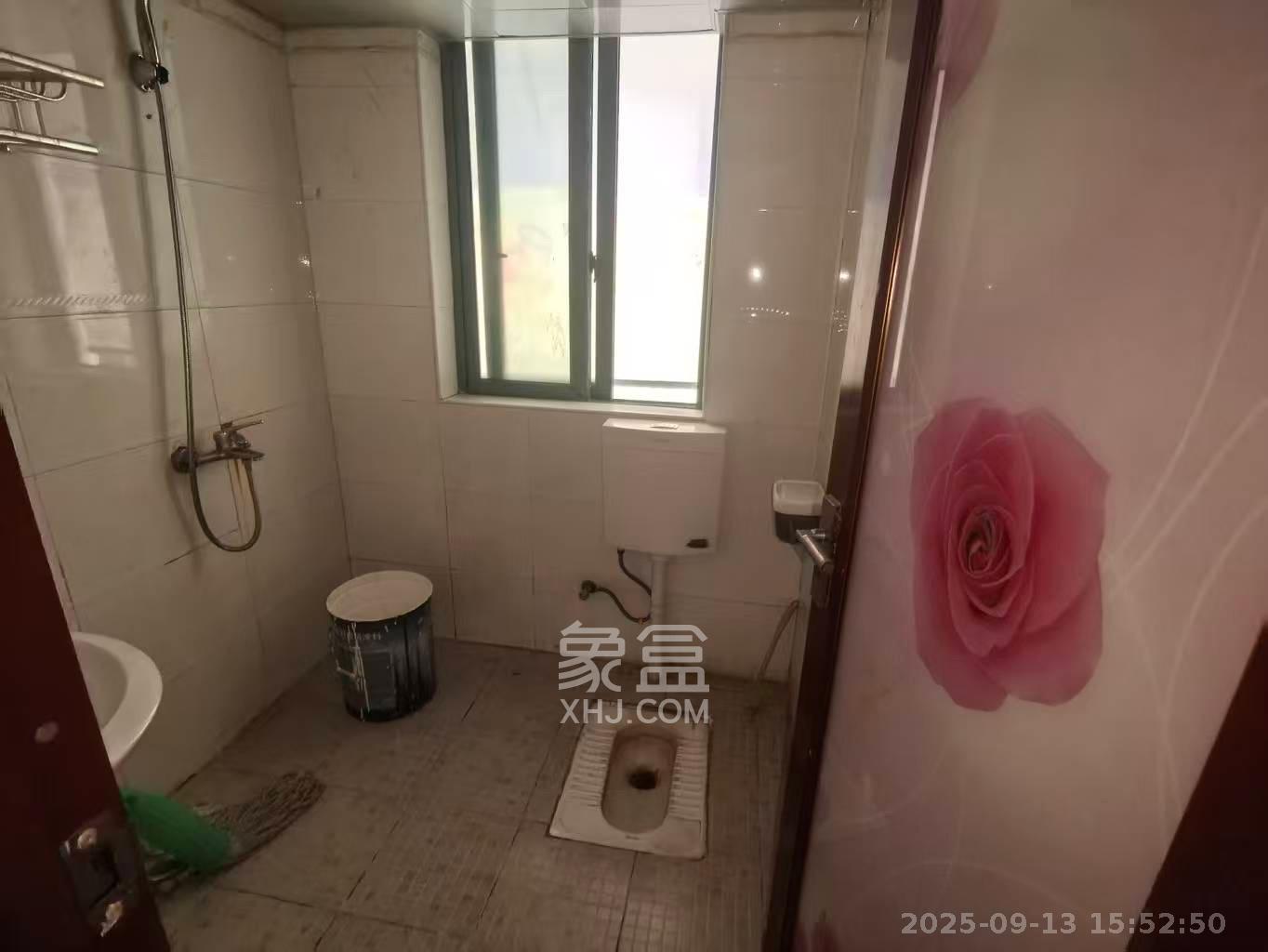 蝴蝶谷 2室2厅1卫 1300.0元/月 蝴蝶谷 2室2厅1卫 1300.0元/月室内图