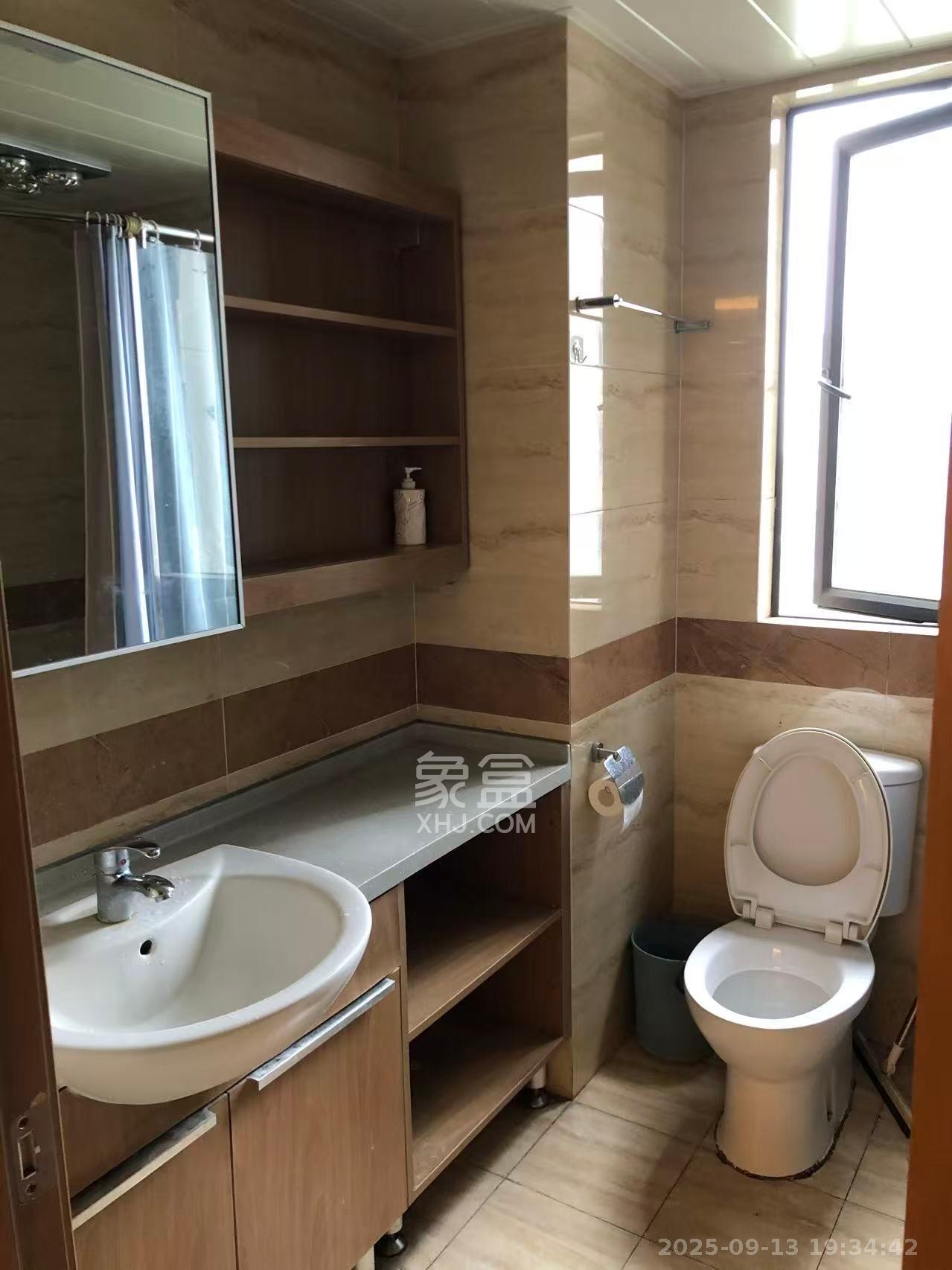 万科白鹭郡  3室2厅1卫    2500.0元/月室内图