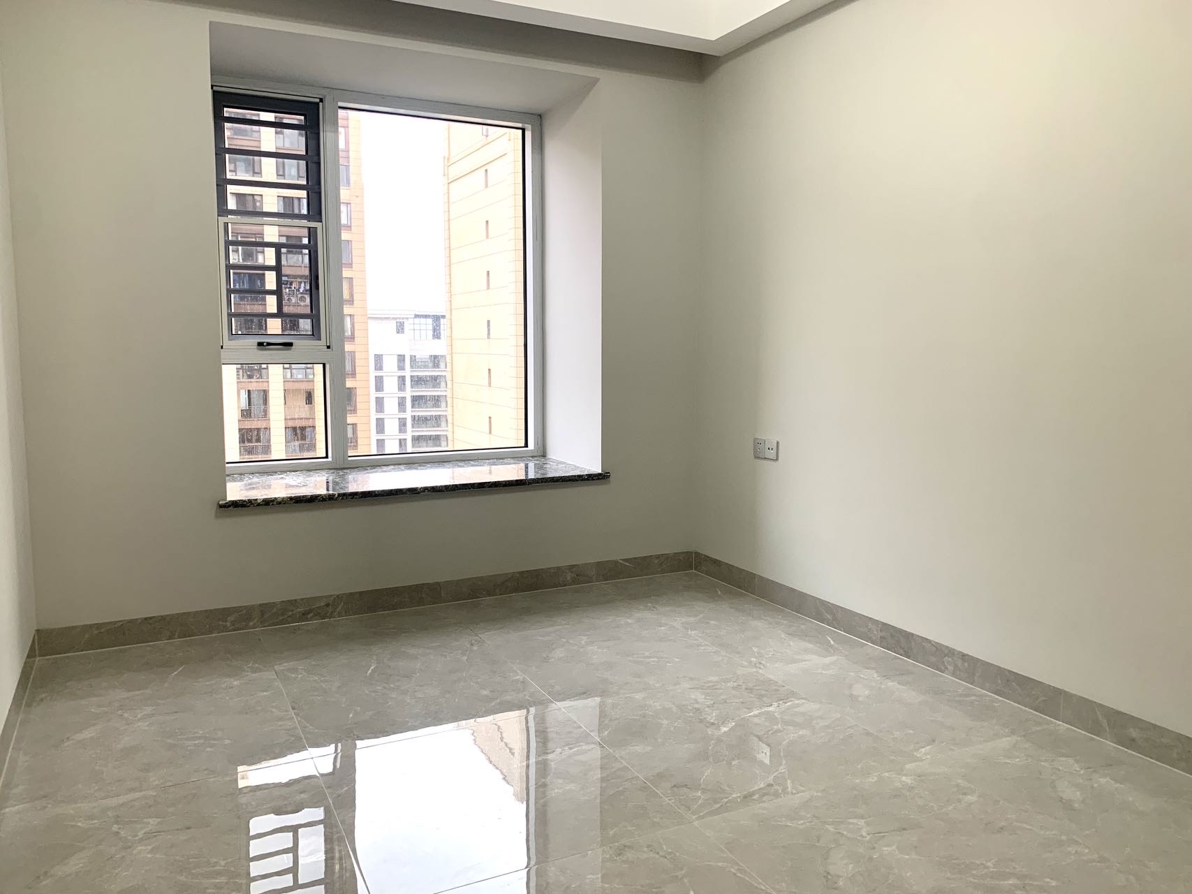 海航豪庭南苑 4室2厅3卫 570.0万 海航豪庭南苑 4室2厅3卫 570.0万室内图