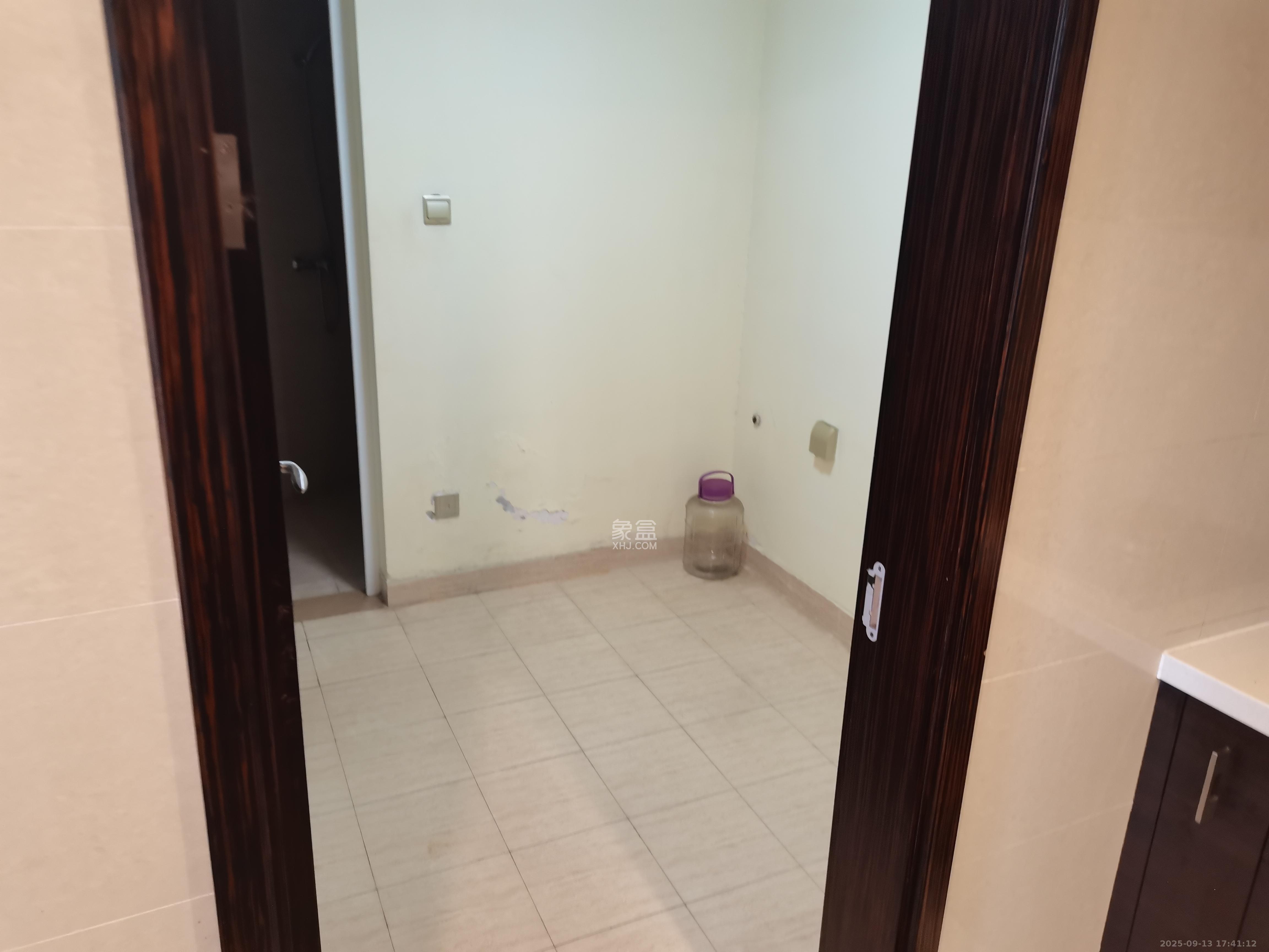 华远华中心  5室2厅2卫    18000.0元/月室内图