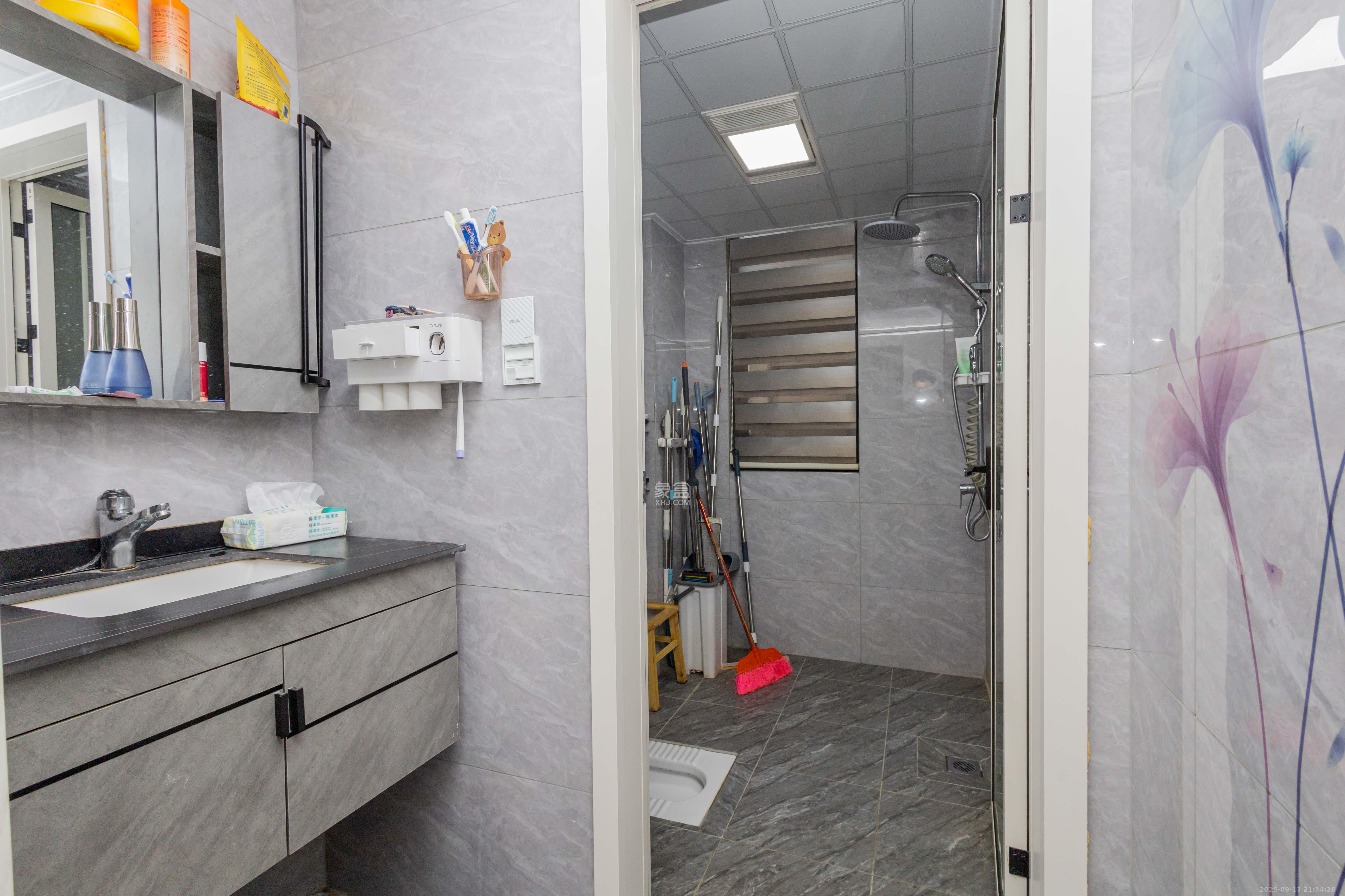 日盛湖湘花苑  3室2厅1卫    84.0万卫生间