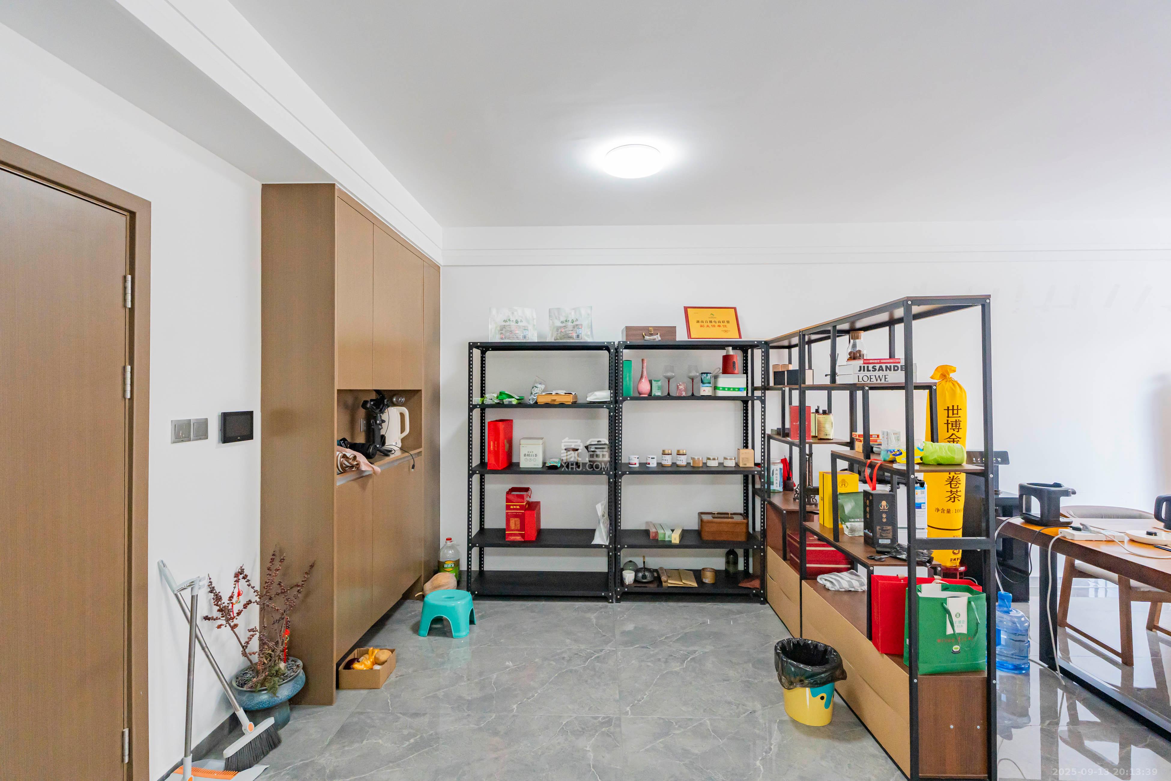 珠江四方印  3室2厅2卫    153.0万客厅