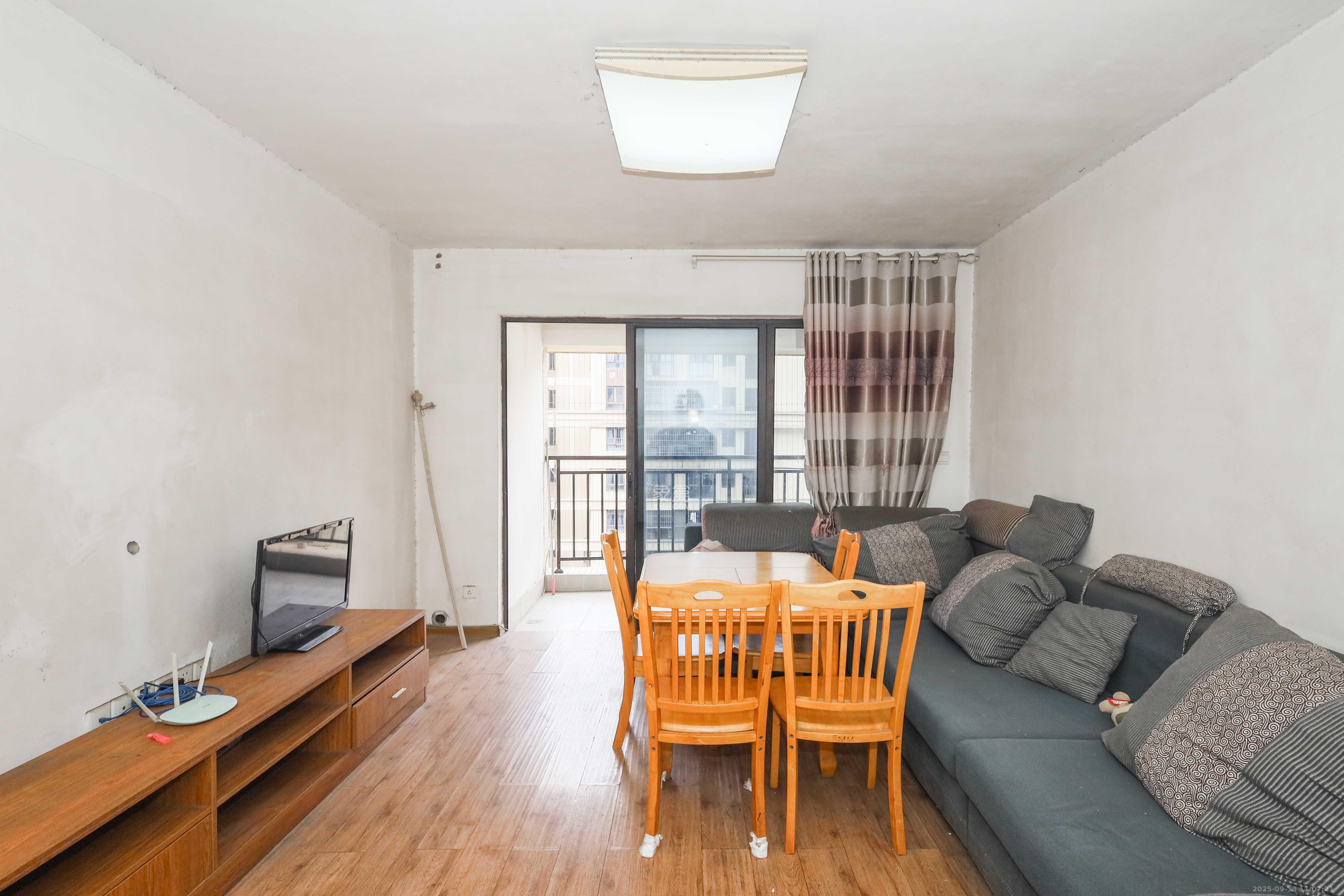 保利麓谷林语D区  3室1厅1卫    75.0万 保利麓谷林语D区  3室1厅1卫    75.0万