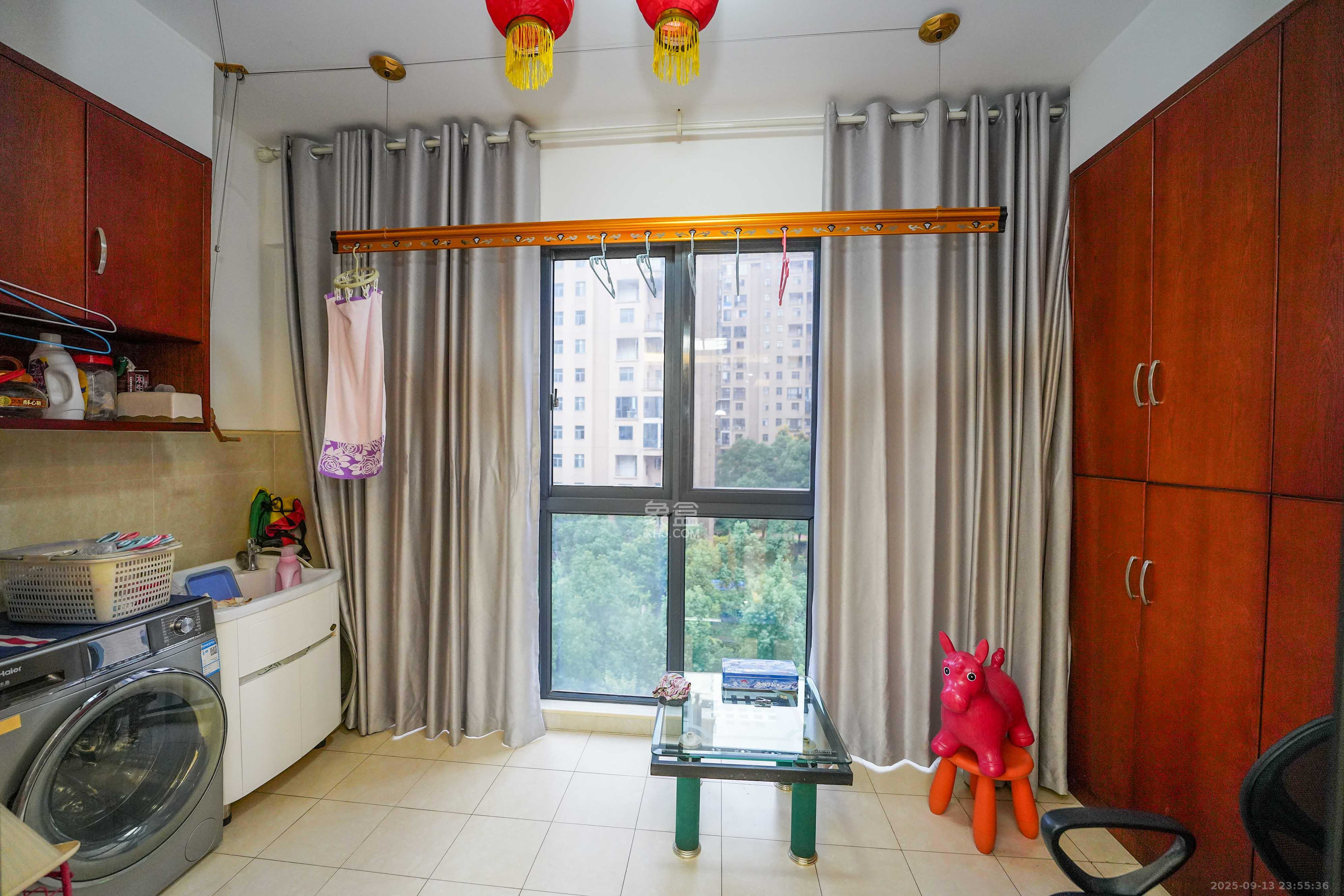 和美星城  3室3厅1卫    115.0万阳台