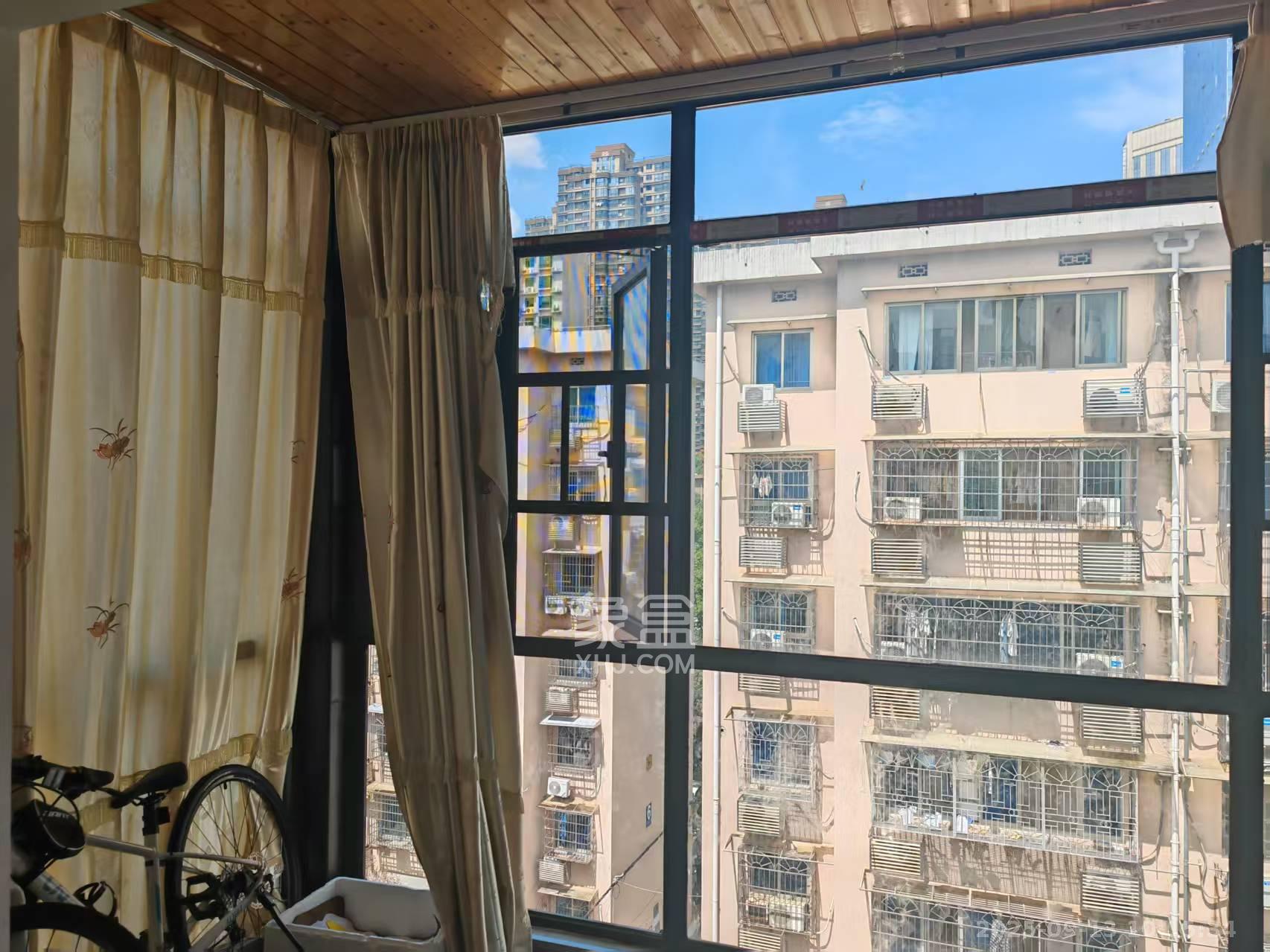 岳麓区教师村 3室2厅1卫 2600.0元/月 岳麓区教师村 3室2厅1卫 2600.0元/月室内图