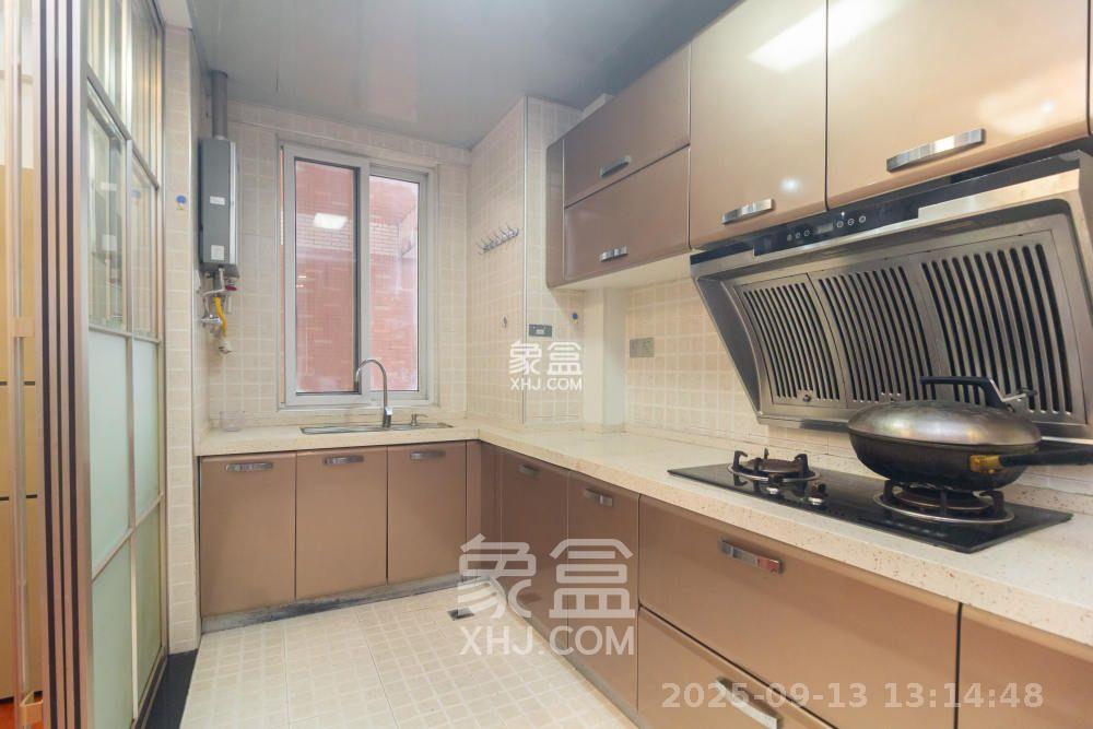 星城国际 3室2厅2卫 1800.0元/月 星城国际 3室2厅2卫 1800.0元/月室内图