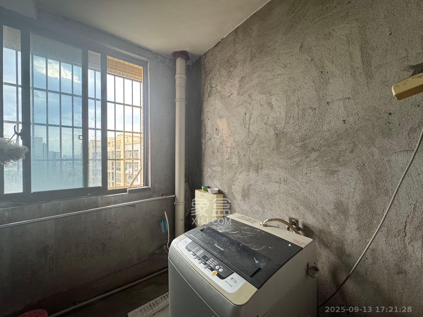 康斯丹郡(融程领秀佳园) 2室2厅1卫 1300.0元/月 康斯丹郡(融程领秀佳园) 2室2厅1卫 1300.0元/月室内图