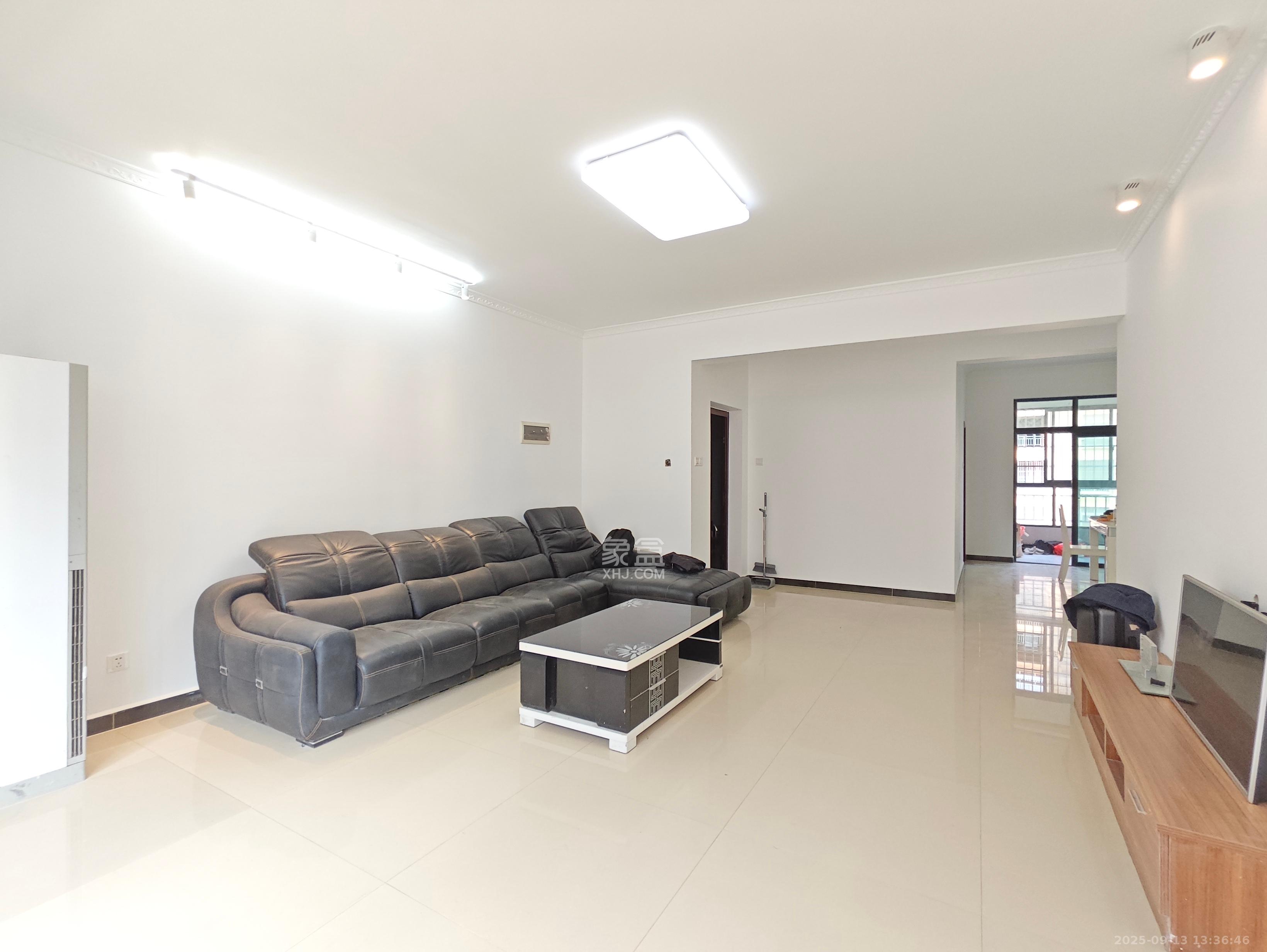 财富名园 3室2厅2卫 2500.0元/月 财富名园 3室2厅2卫 2500.0元/月室内图