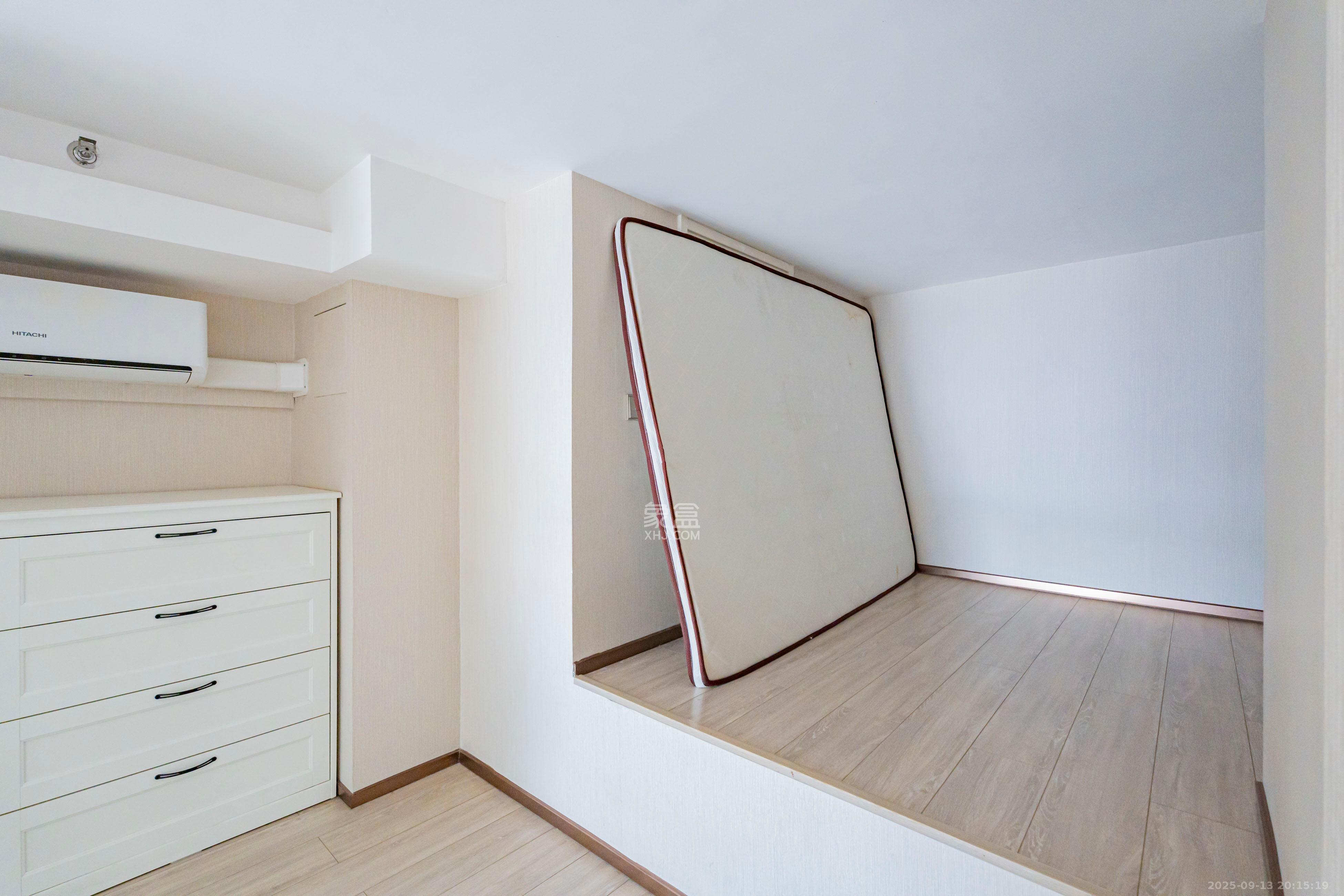 华远华时代  2室1厅1卫    55.0万卧室