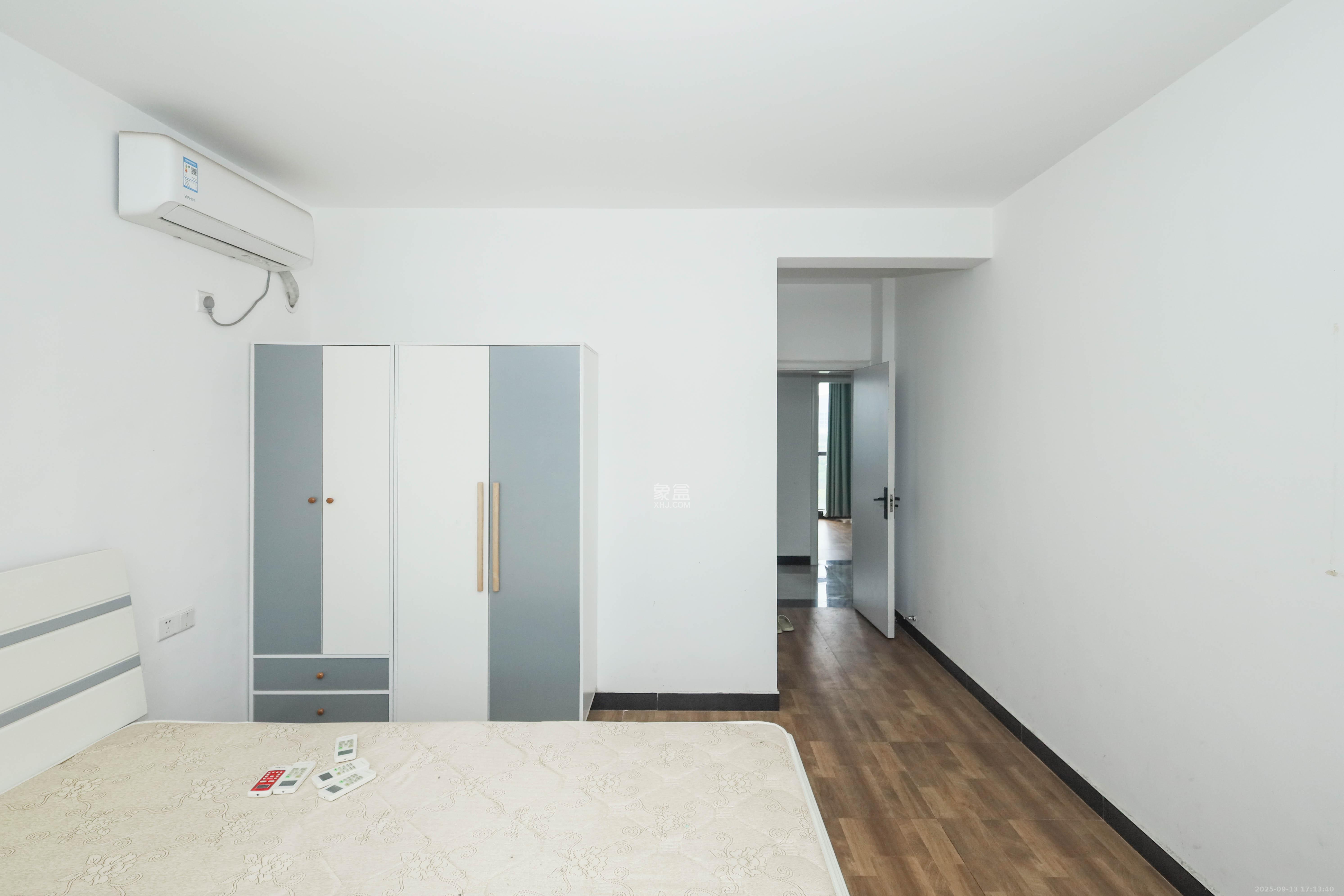 中冶中央公园 3室2厅1卫 110.0万 中冶中央公园 3室2厅1卫 110.0万卧室