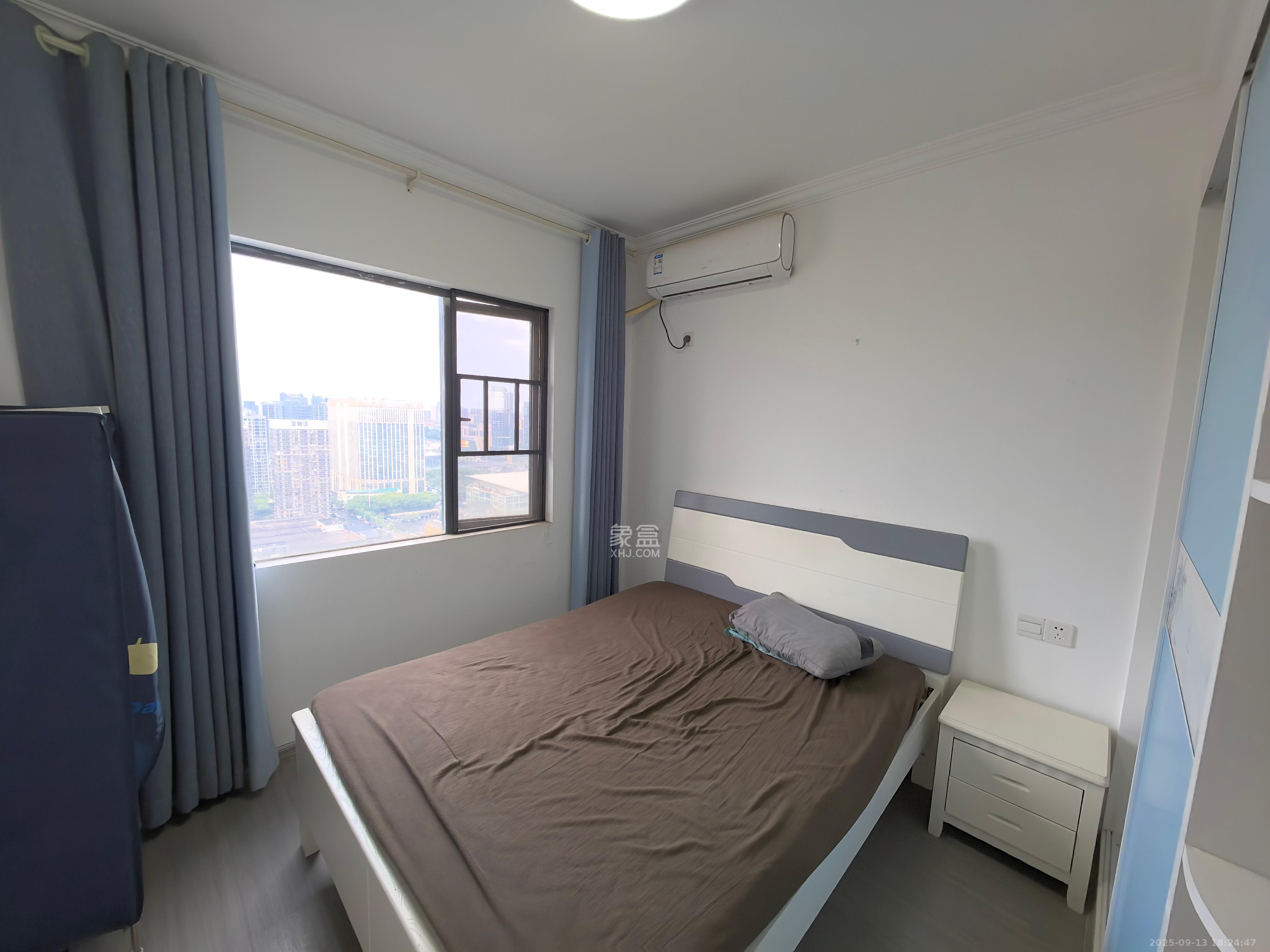 兴隆景苑 3室2厅2卫 2500.0元/月 兴隆景苑 3室2厅2卫 2500.0元/月室内图