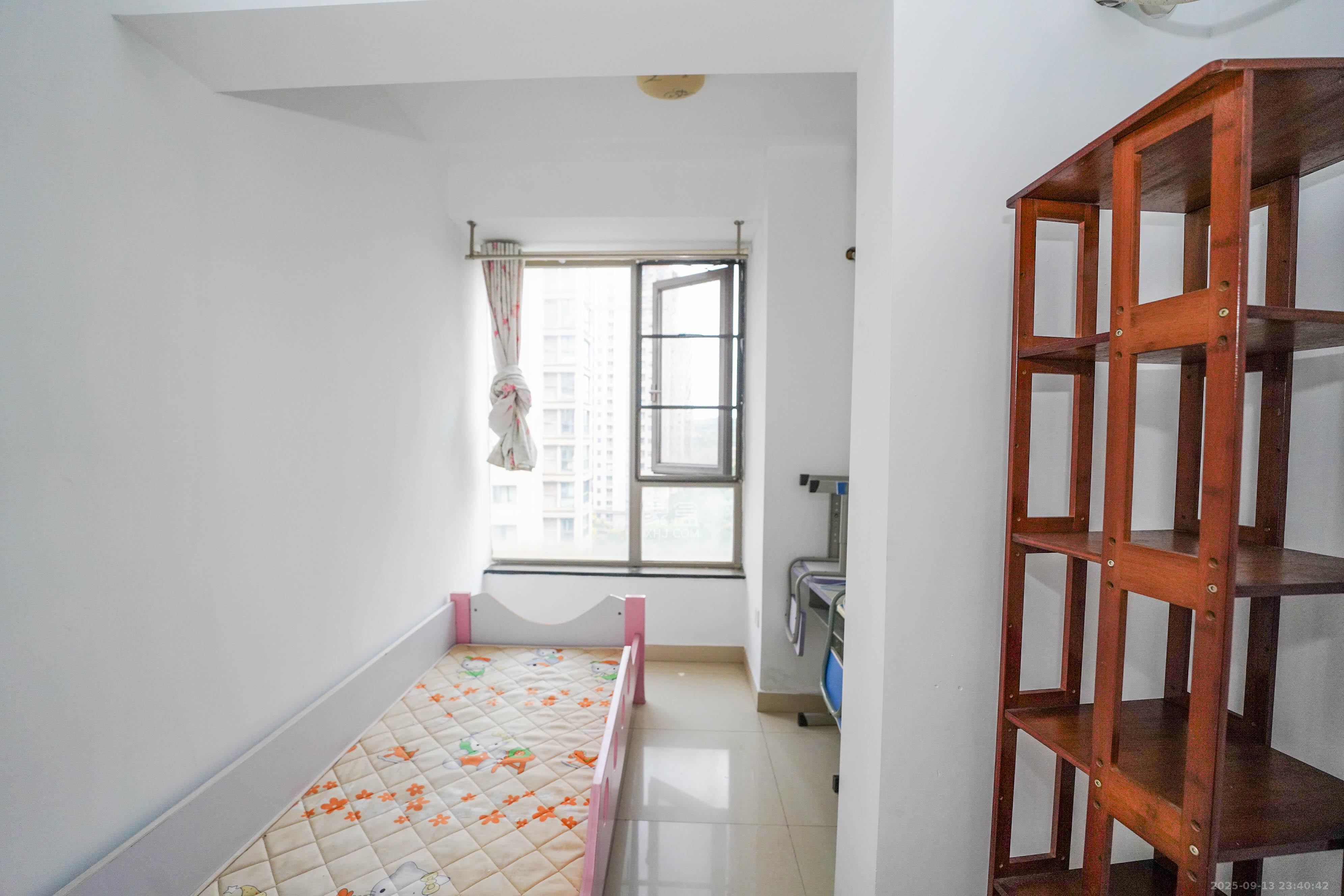 怡海星城  1室1厅1卫    18.0万客厅