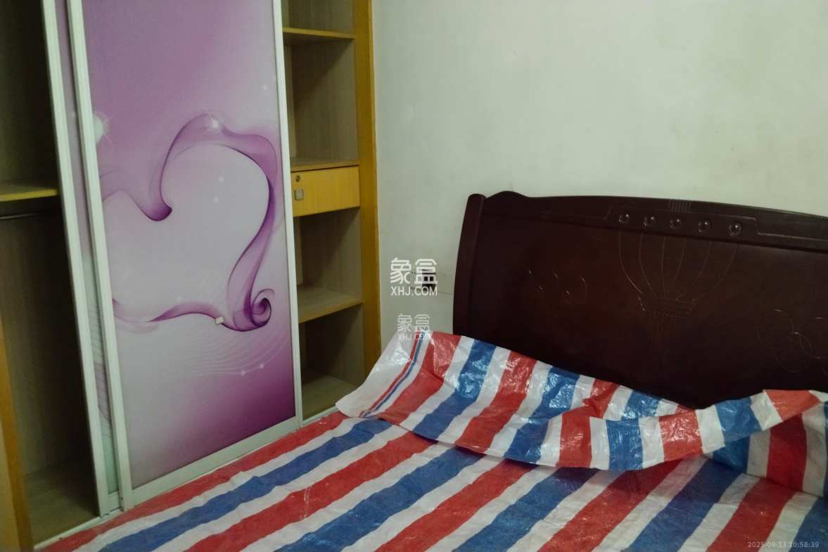 新诚小区  3室2厅1卫    1800.0元/月 新诚小区  3室2厅1卫    1800.0元/月室内图