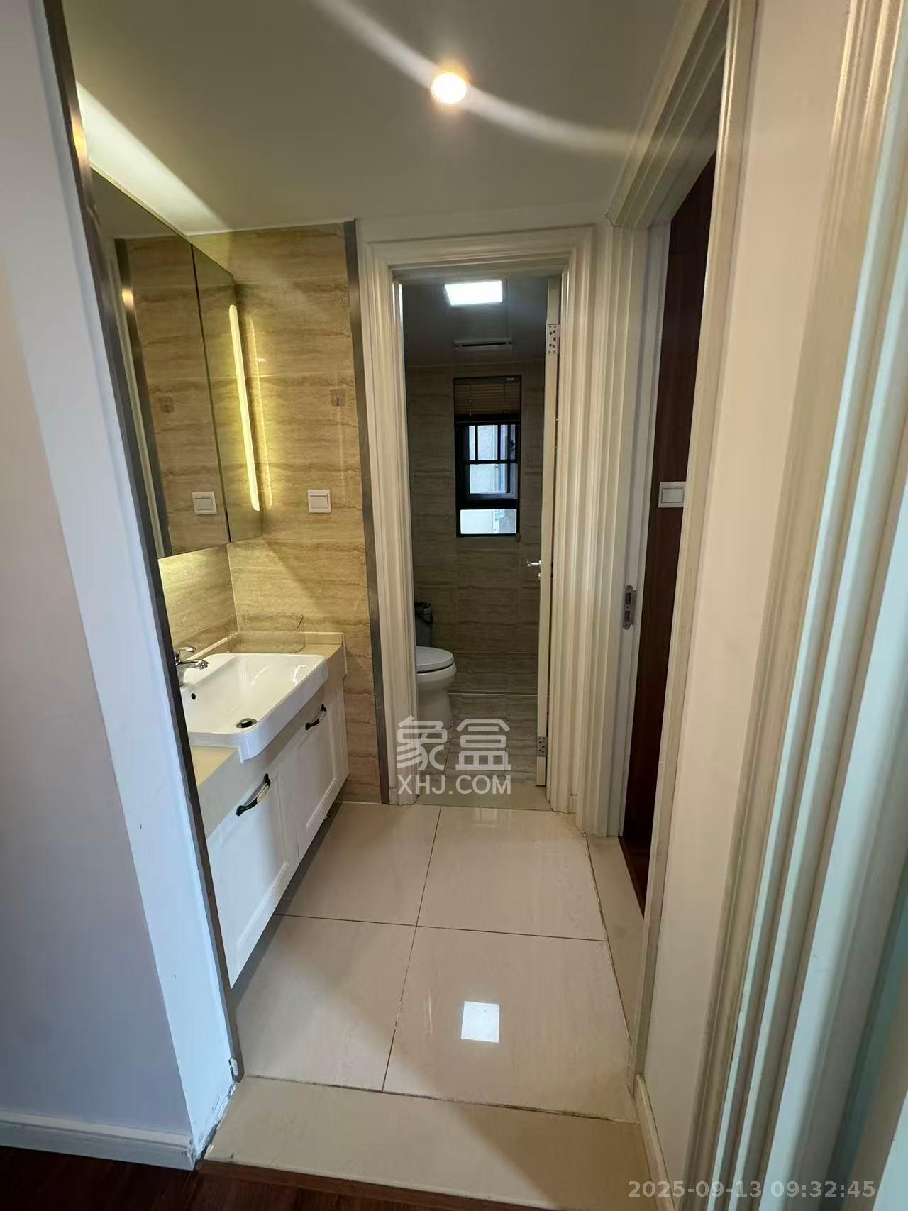 万科魅力之城观澜里 3室2厅2卫 2500.0元/月 万科魅力之城观澜里 3室2厅2卫 2500.0元/月室内图