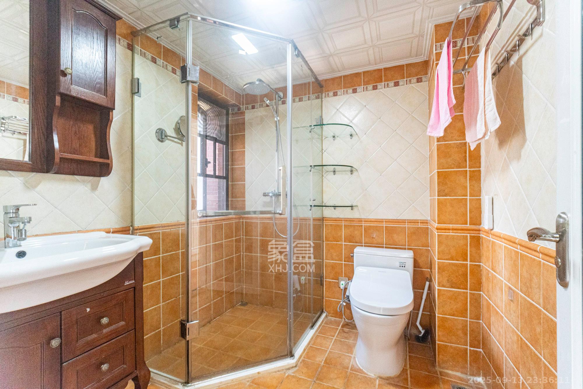 金色溪泉湾 3室2厅2卫 126.0万 金色溪泉湾 3室2厅2卫 126.0万卫生间