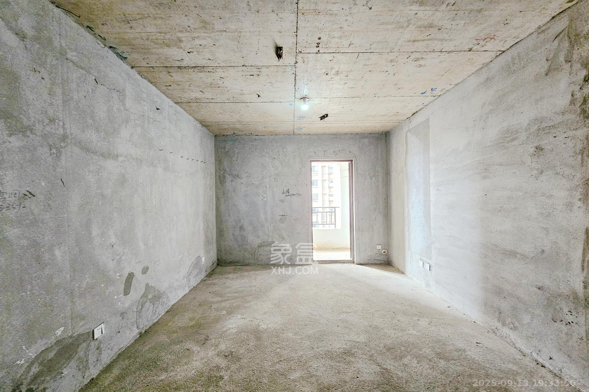 阳光城尚东湾青云苑 2室2厅1卫 73.0万 阳光城尚东湾青云苑 2室2厅1卫 73.0万客厅