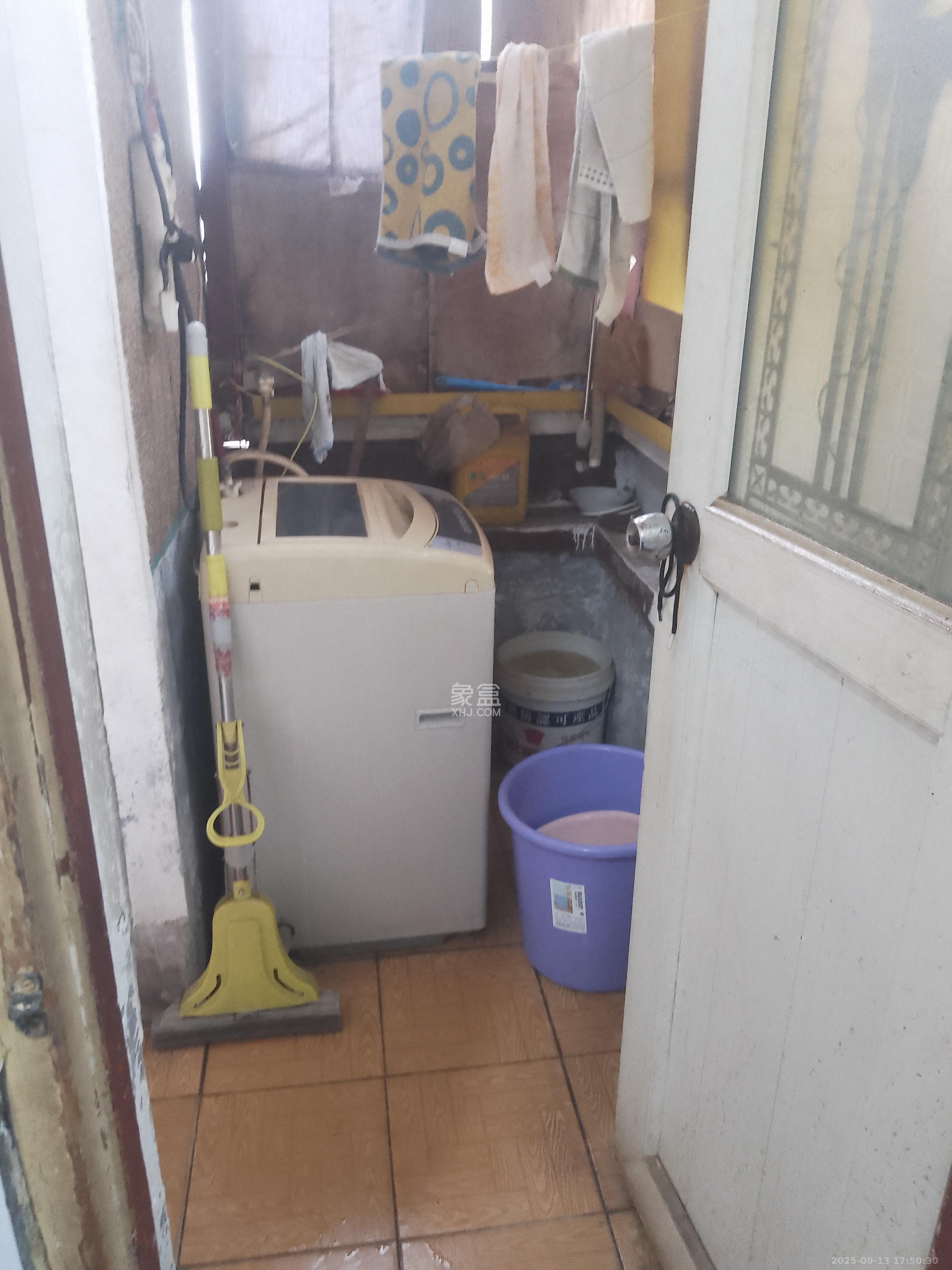 东瓜山二村  2室1厅1卫    1100.0元/月室内图