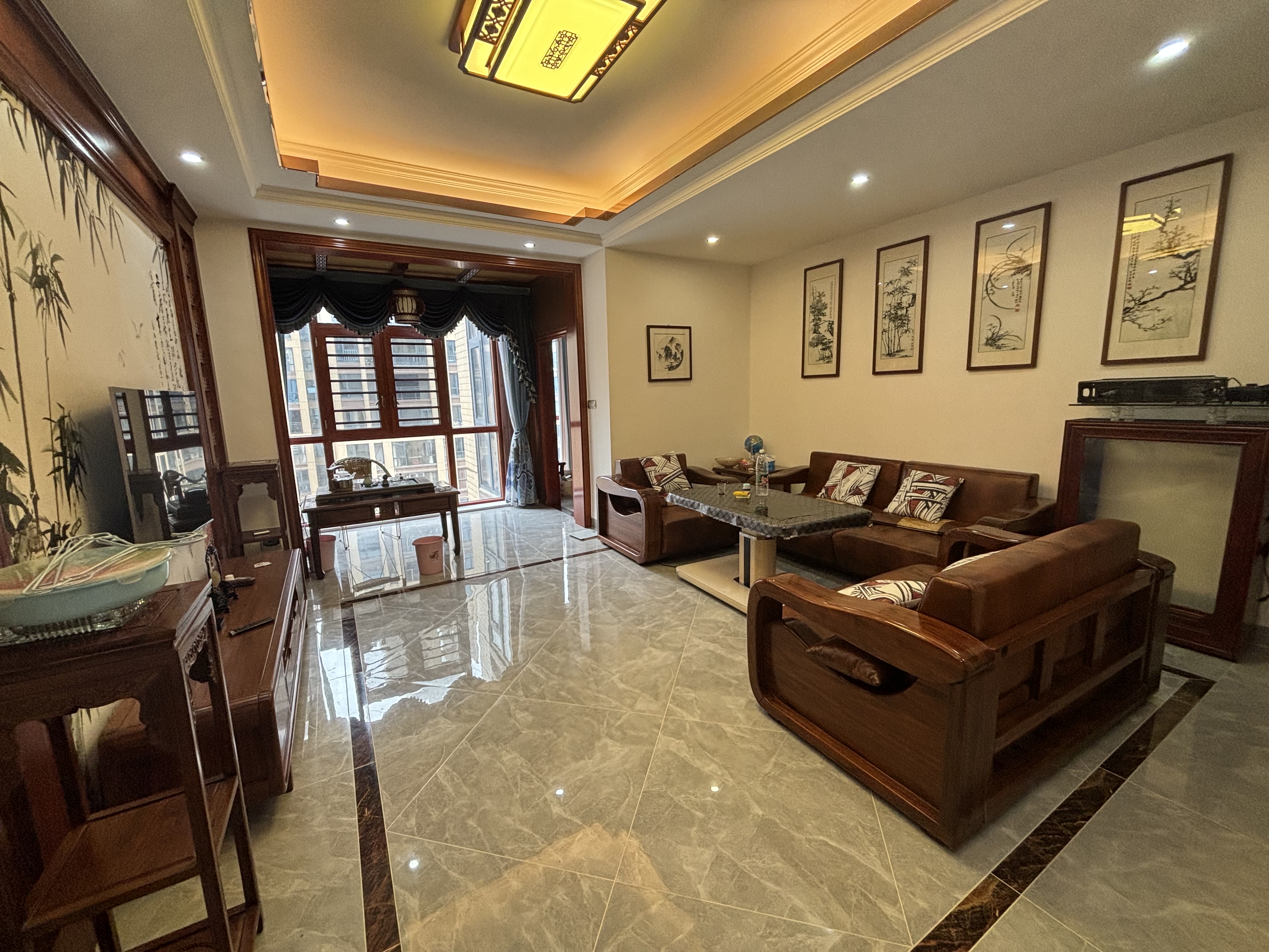 檀香山  3室2厅2卫    2200.0元/月室内图