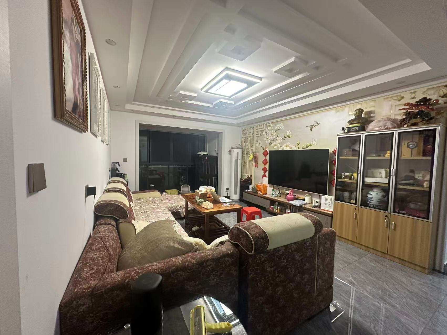 天门壹号 4室2厅1卫 2200.0元/月 天门壹号 4室2厅1卫 2200.0元/月室内图