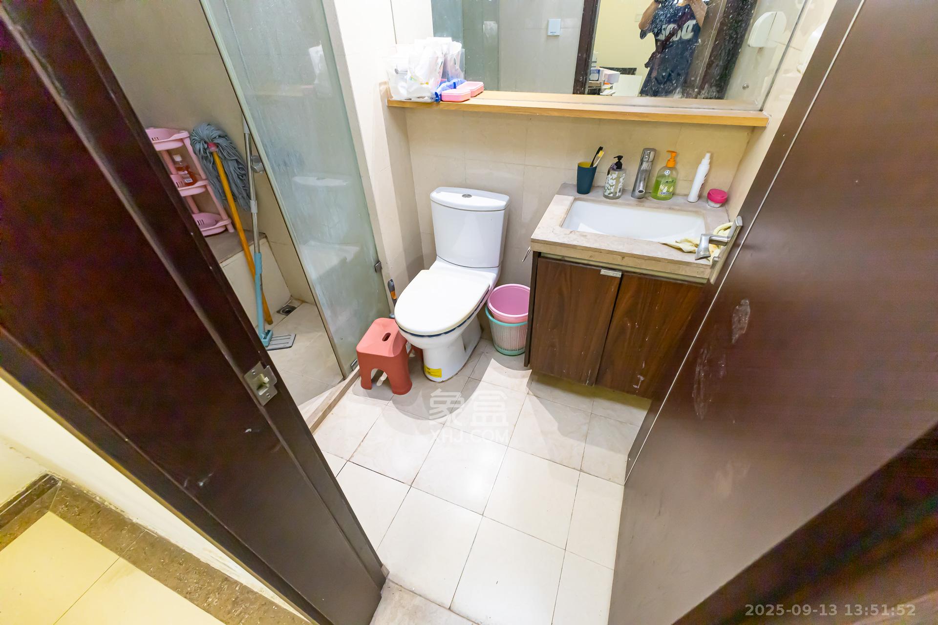 时代倾城一期 3室2厅2卫 71.0万 时代倾城一期 3室2厅2卫 71.0万卫生间