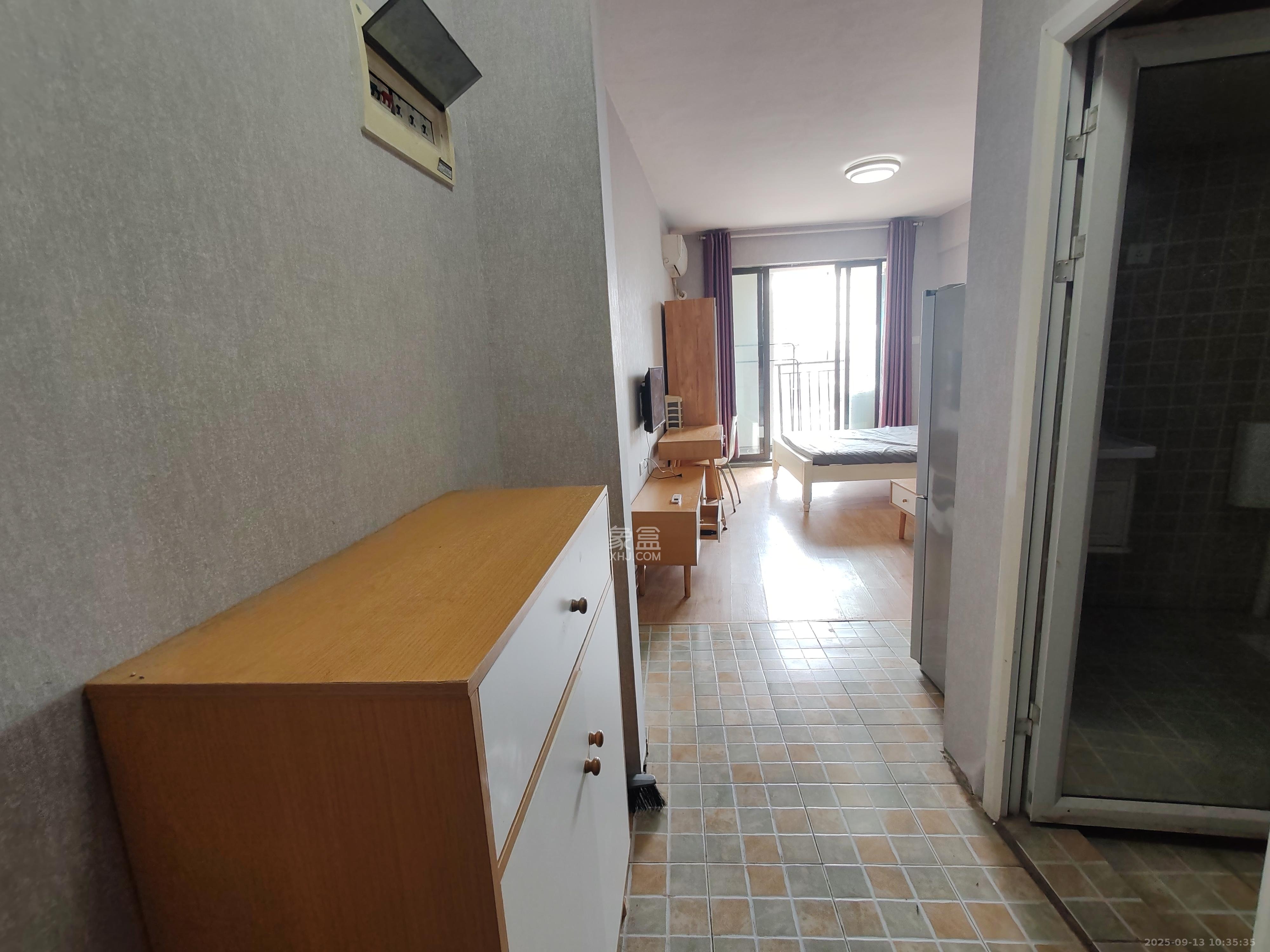 钱隆樽品(一、二、三期)  1室1厅1卫    1300.0元/月 钱隆樽品(一、二、三期)  1室1厅1卫    1300.0元/月