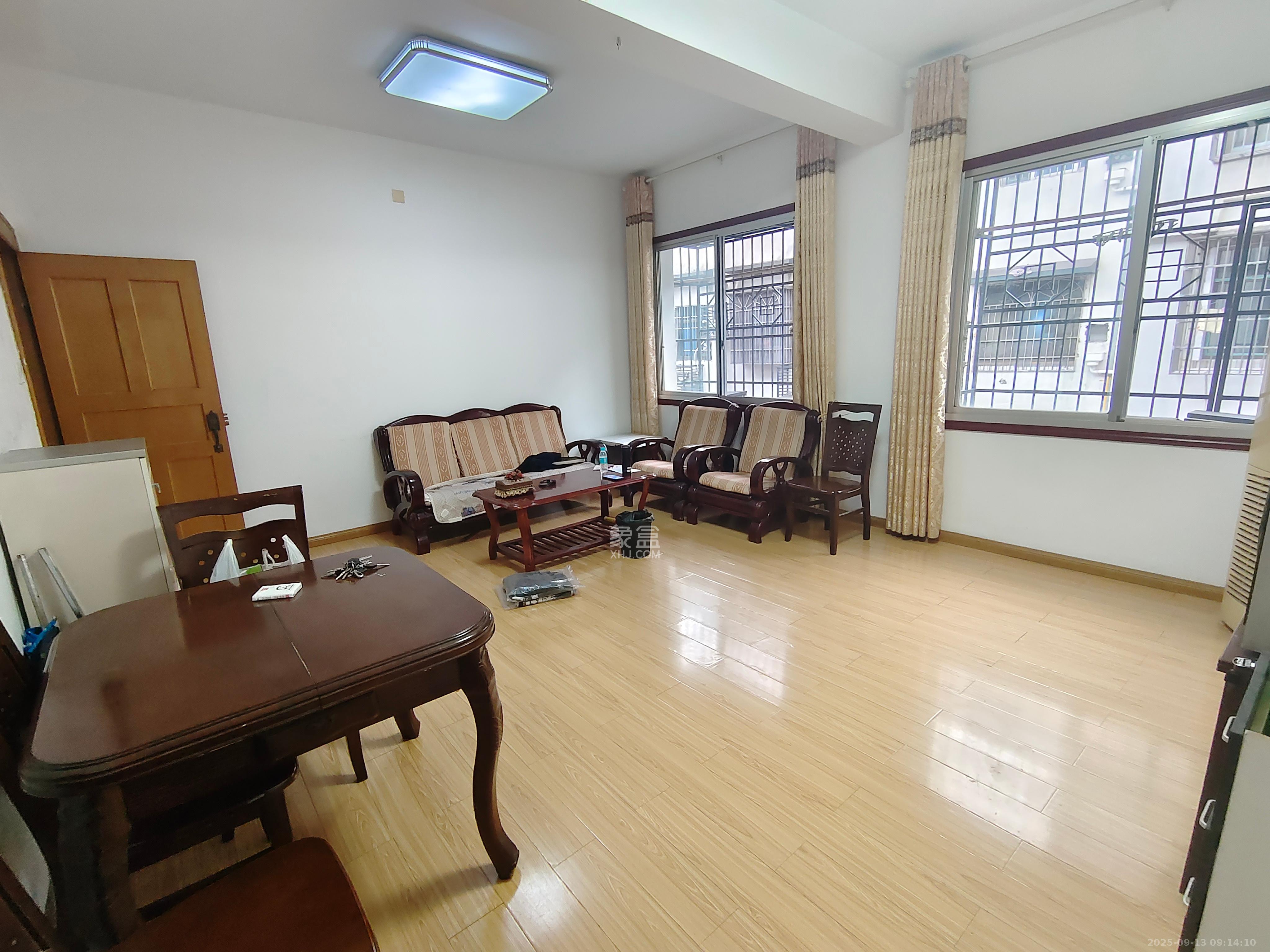 星沙一区 2室2厅1卫 1300.0元/月 星沙一区 2室2厅1卫 1300.0元/月室内图