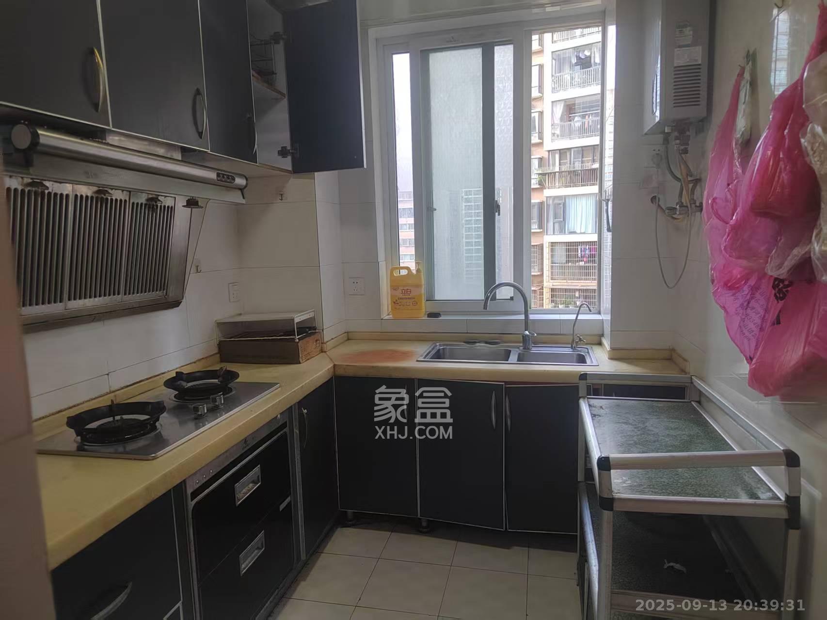 海利科院佳园 3室2厅2卫 2400.0元/月 海利科院佳园 3室2厅2卫 2400.0元/月室内图