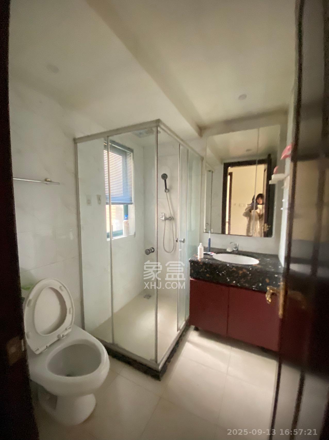 恒大雅苑 3室2厅2卫 2500.0元/月 恒大雅苑 3室2厅2卫 2500.0元/月室内图