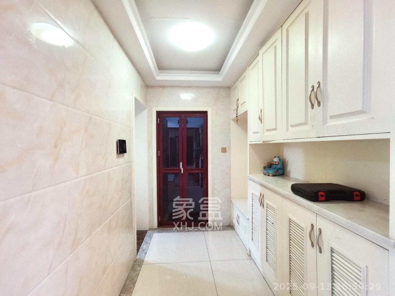 山语城三期  3室2厅2卫    2100.0元/月 山语城三期  3室2厅2卫    2100.0元/月室内图