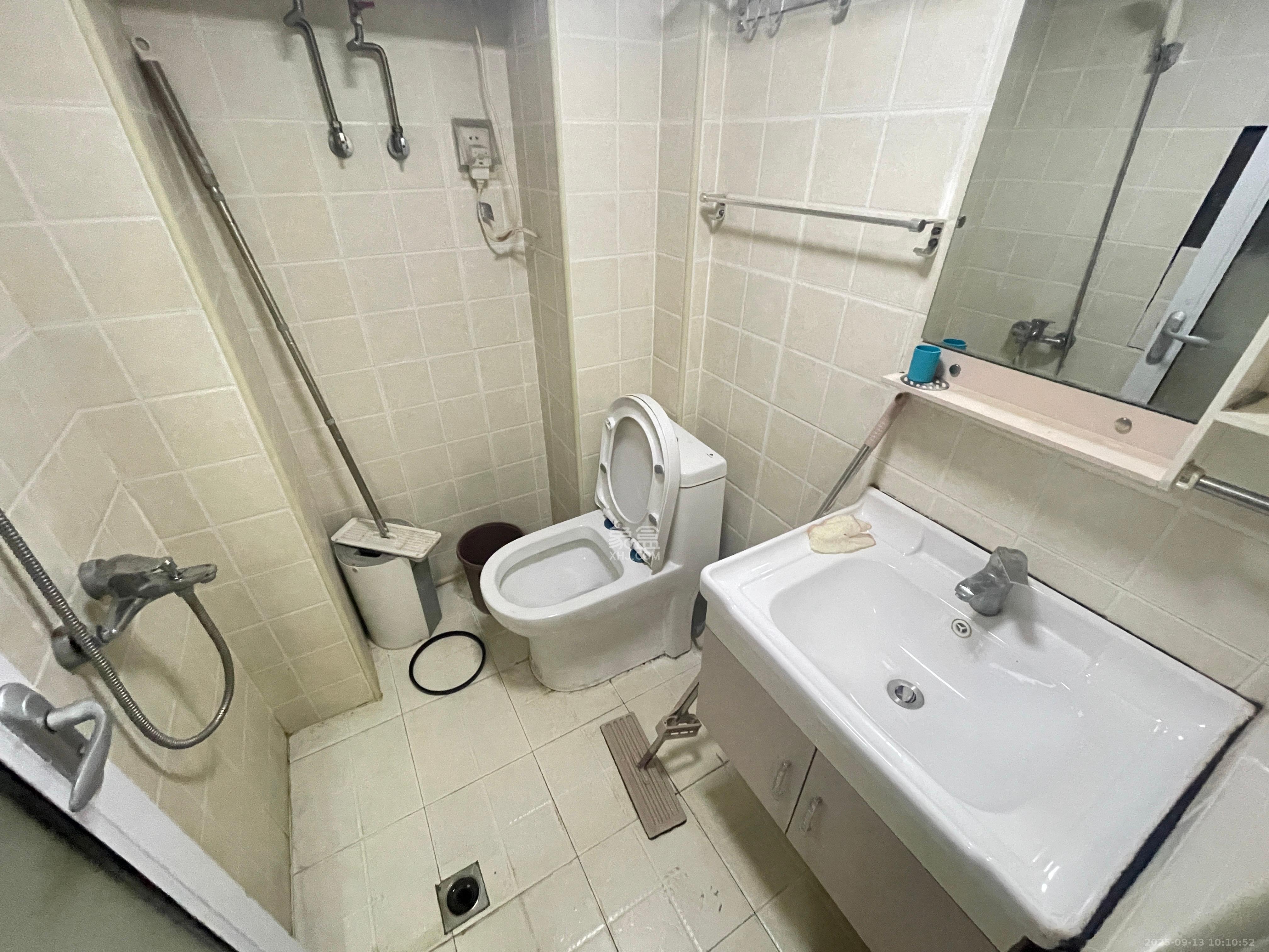 天鸿天府(天鸿中央大院) 1室1厅1卫 1400.0元/月 天鸿天府(天鸿中央大院) 1室1厅1卫 1400.0元/月室内图