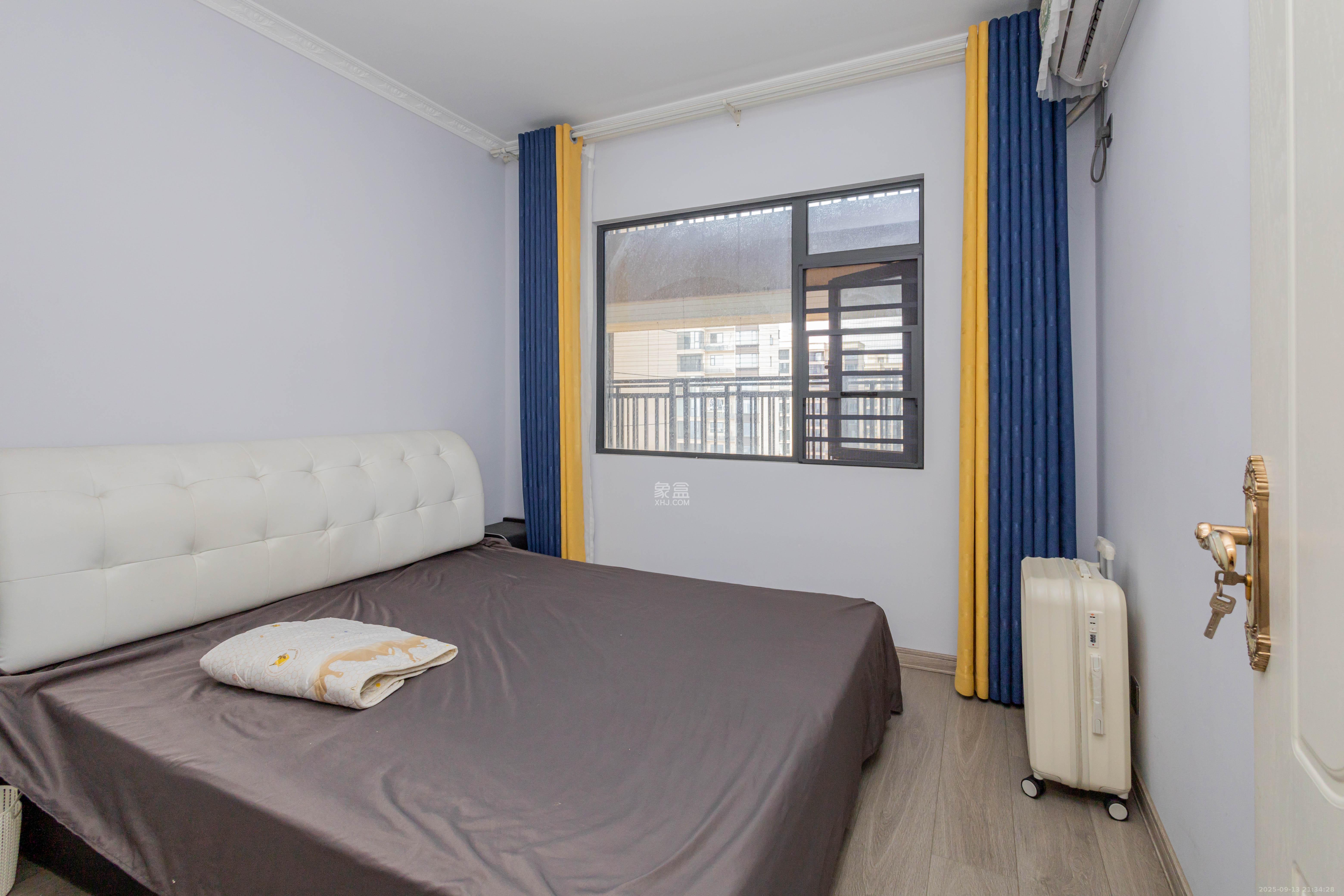 日盛湖湘花苑  3室2厅1卫    84.0万卧室