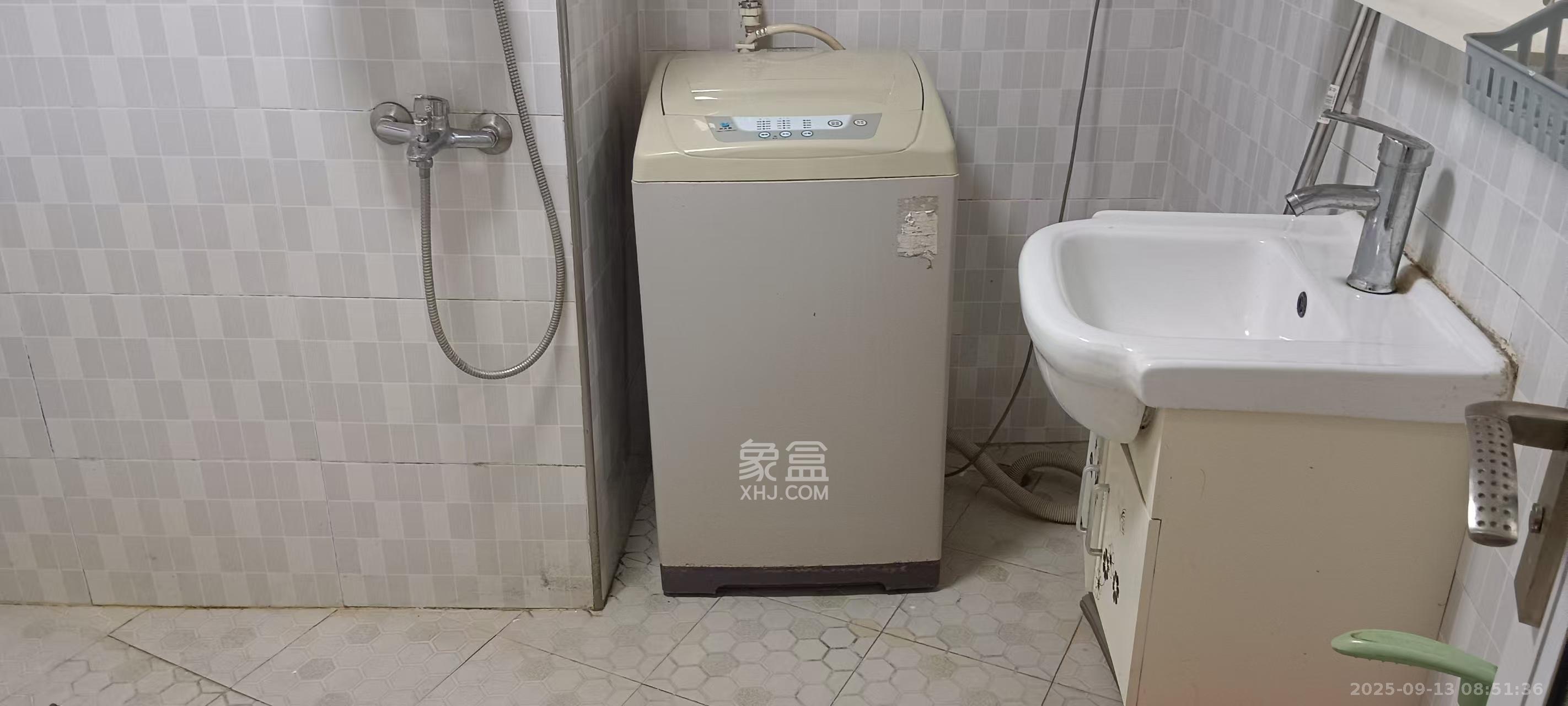 湖韵佳苑  1室1厅1卫   1300.00元/月室内图