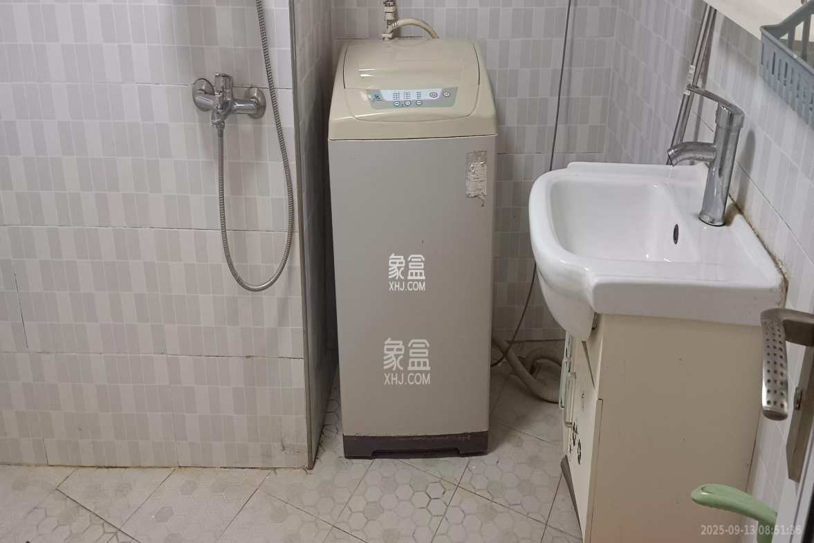 湖韵佳苑 1室1厅1卫 1300.0元/月 湖韵佳苑 1室1厅1卫 1300.0元/月室内图