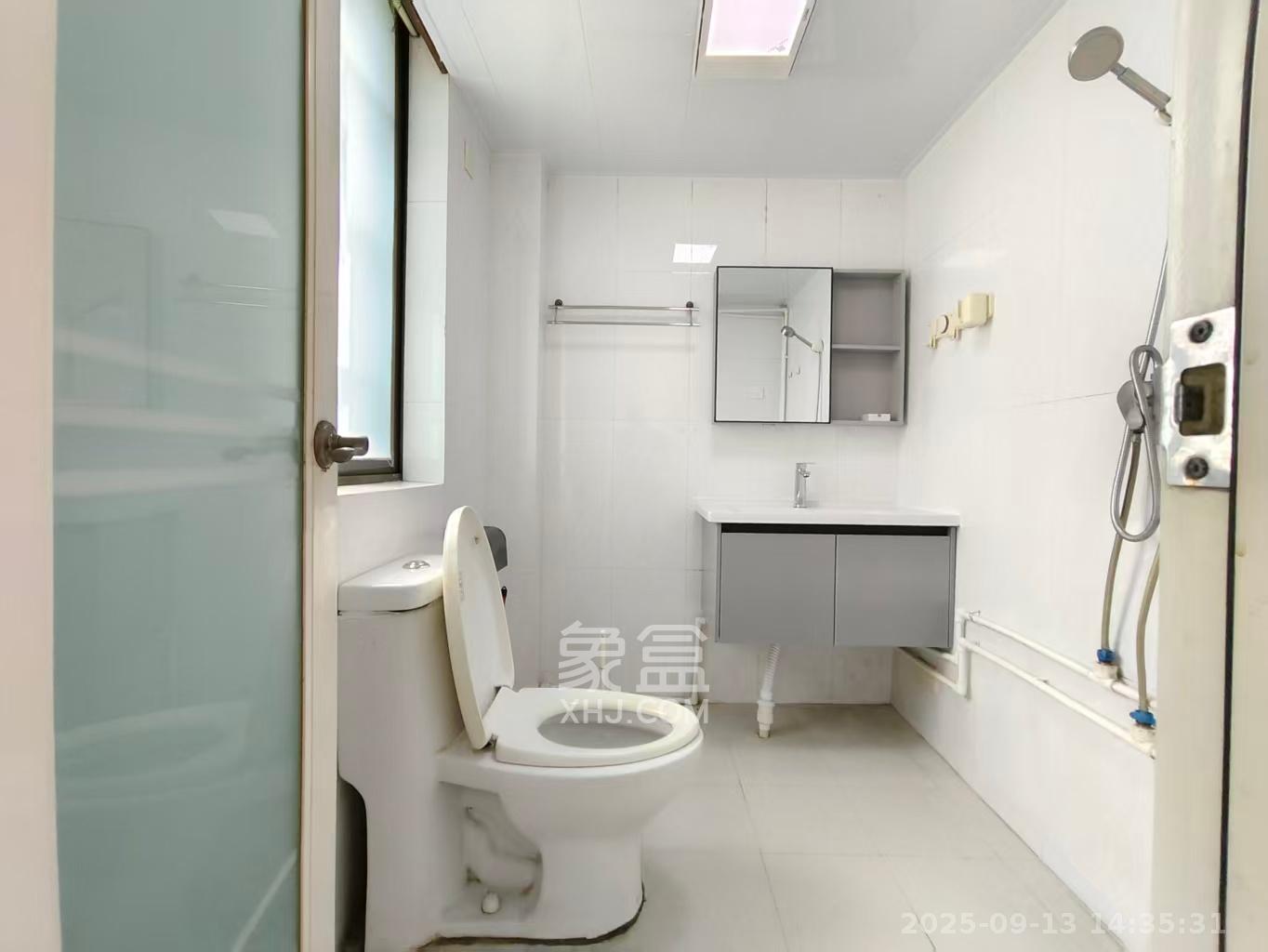 鑫湘佳园 3室2厅1卫 2300.0元/月 鑫湘佳园 3室2厅1卫 2300.0元/月室内图