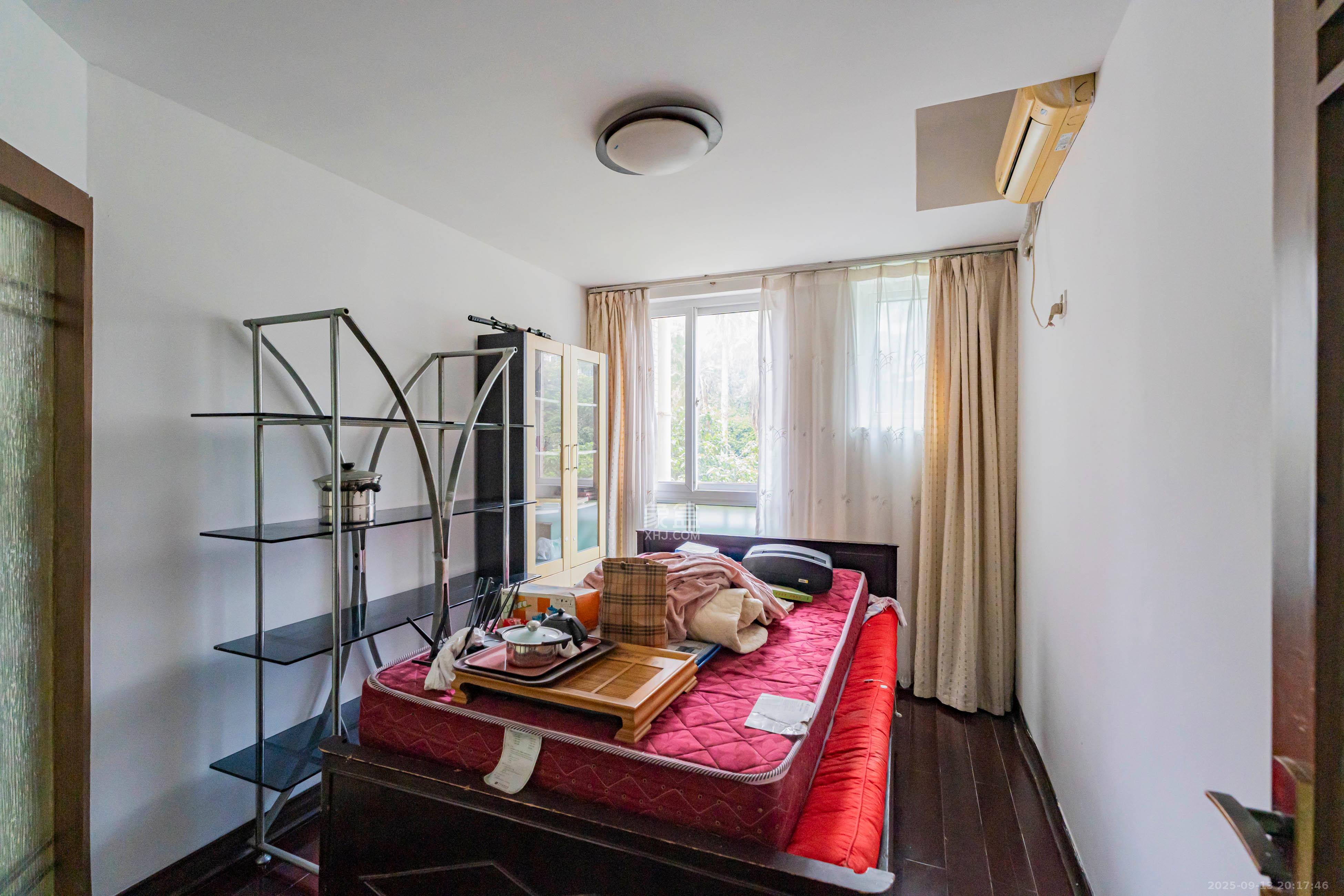 左岸春天  4室2厅2卫    128.0万卧室