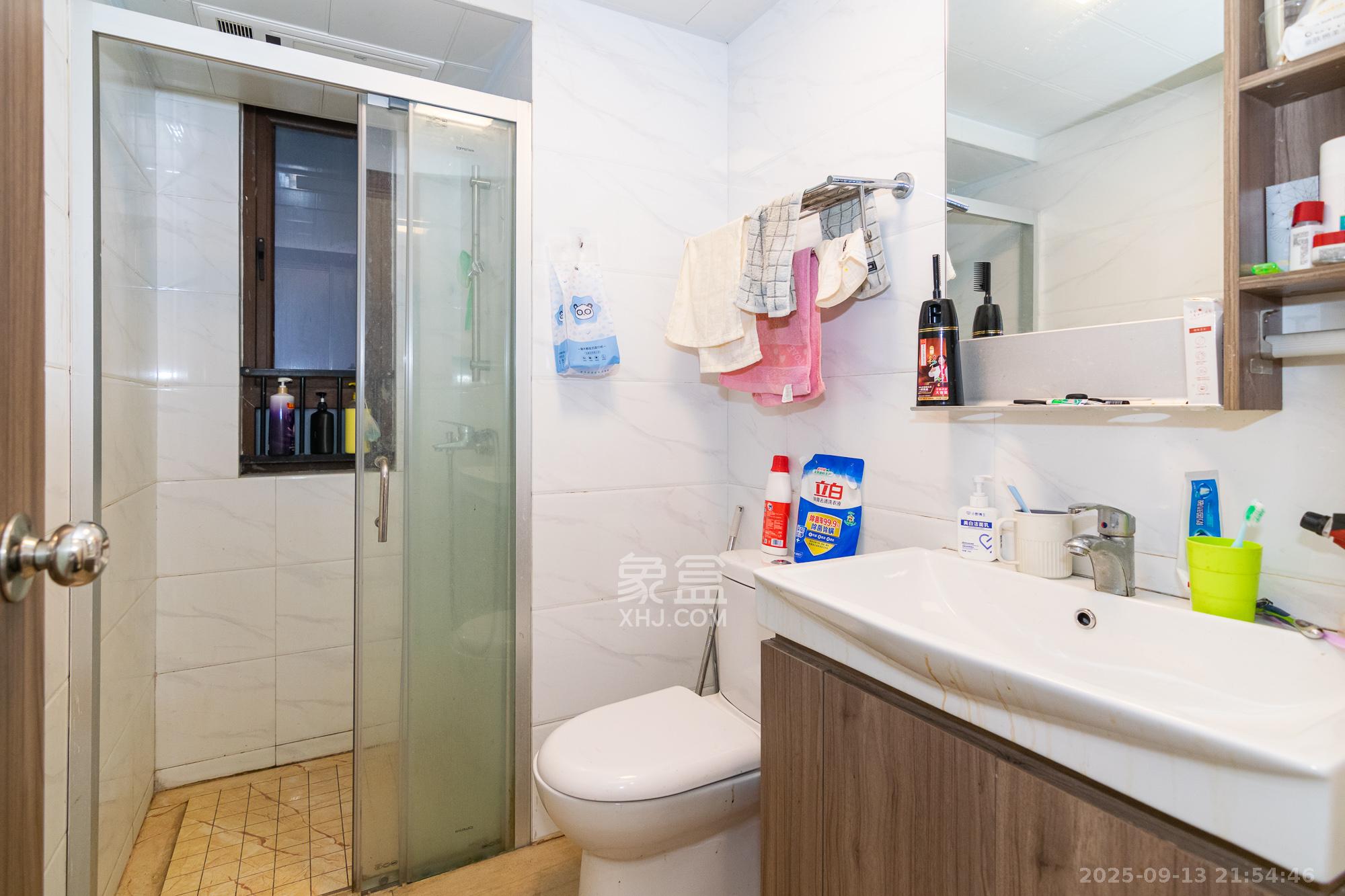 碧桂园高尔夫花园  3室2厅2卫    71.8万卫生间