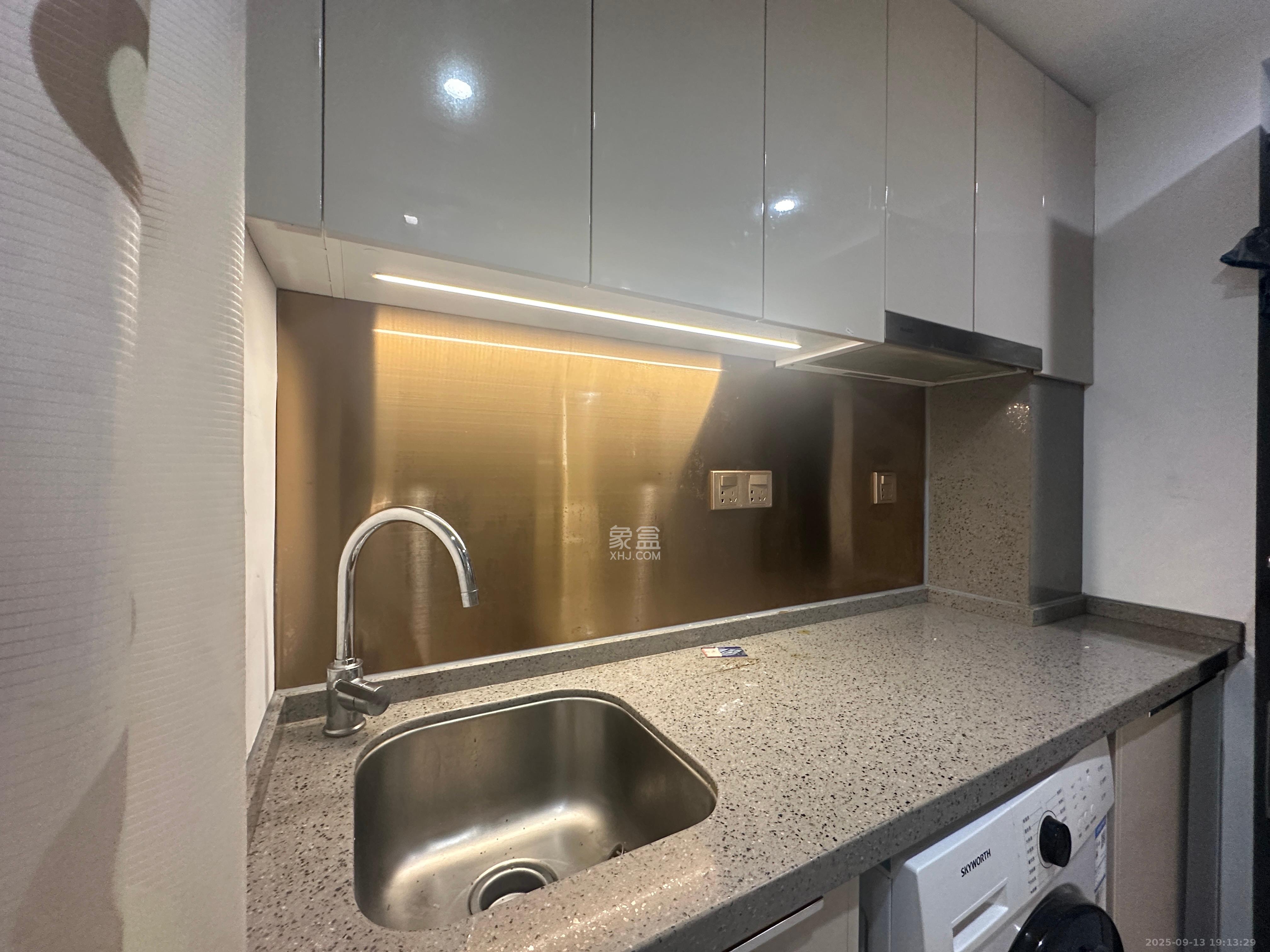 旭辉华宇南宸府  1室1厅1卫    1250.0元/月室内图