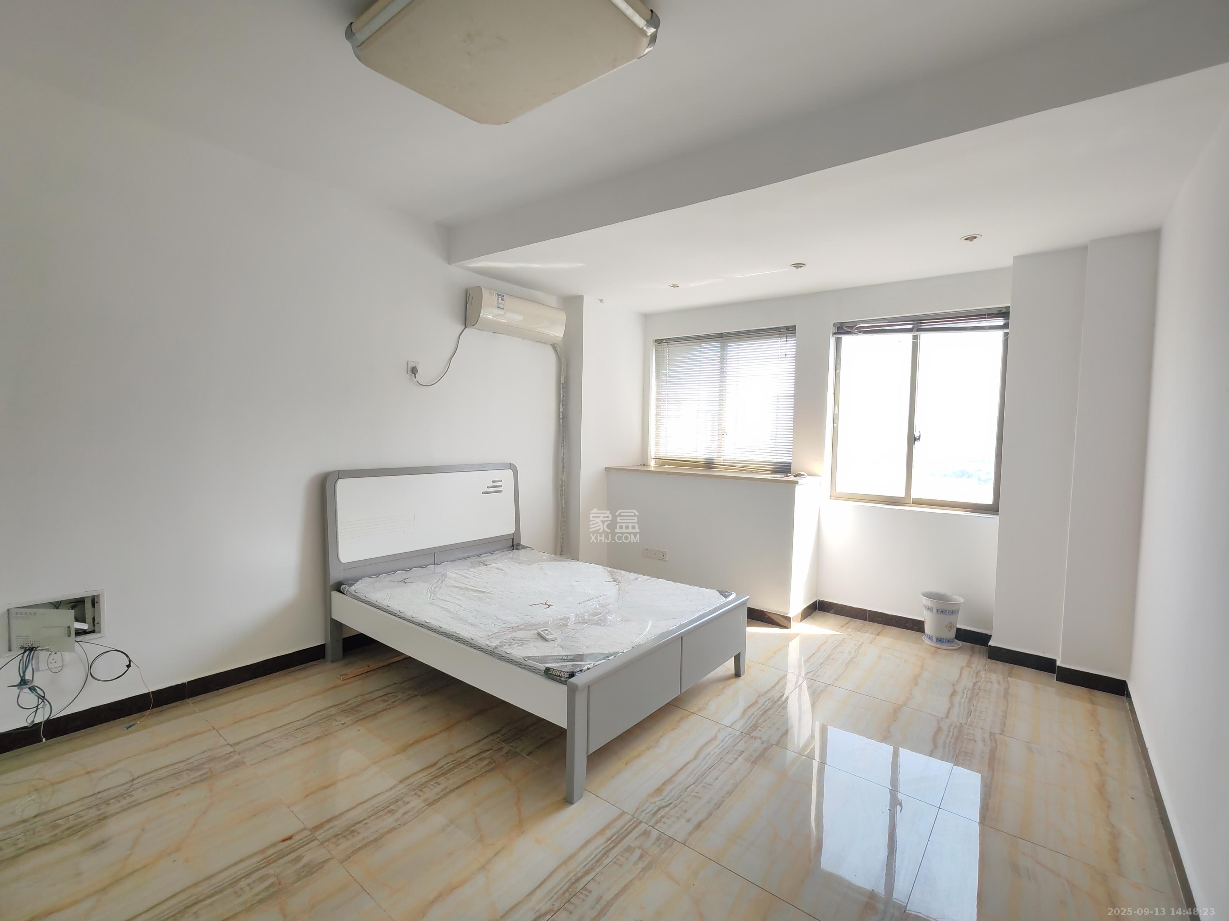 汇达国际公馆（汇达大厦）  2室1厅1卫    2300.0元/月室内图