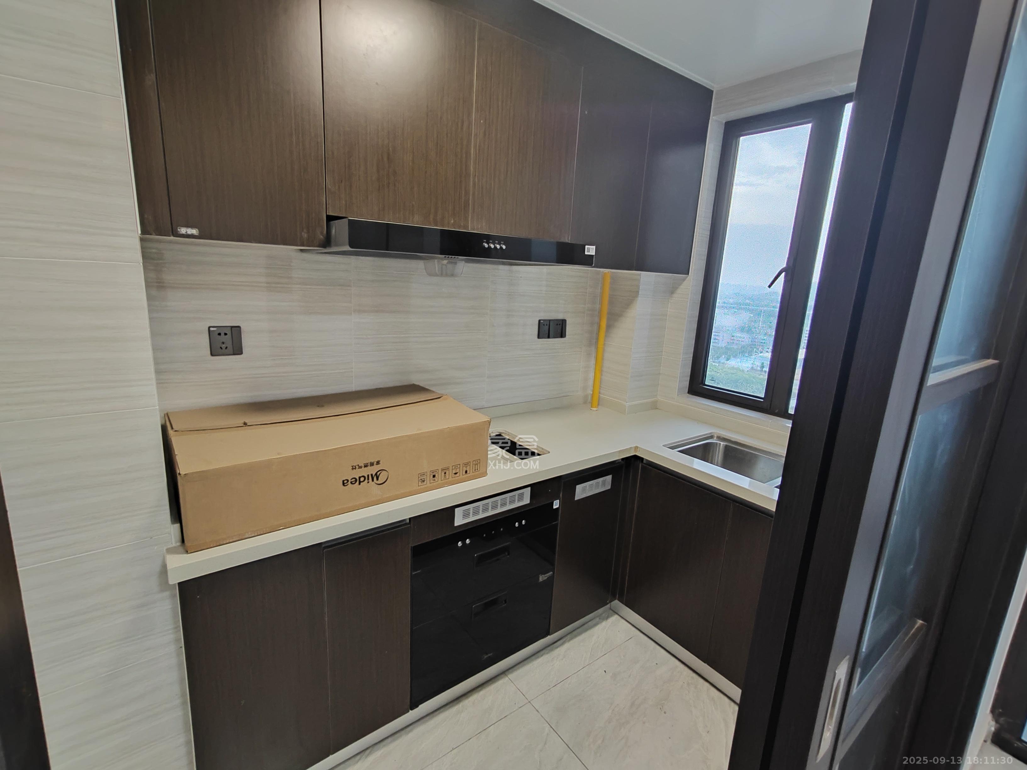 长沙美的麓府  4室2厅2卫    2700.0元/月室内图