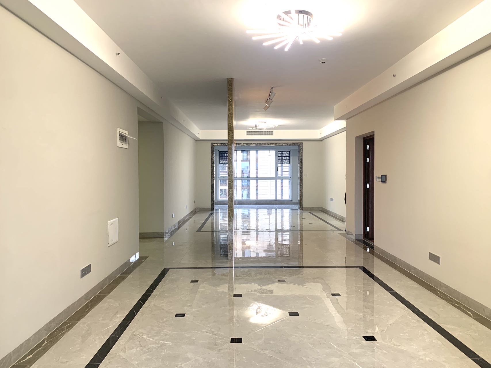 海航豪庭南苑 4室2厅3卫 570.0万 海航豪庭南苑 4室2厅3卫 570.0万户型图