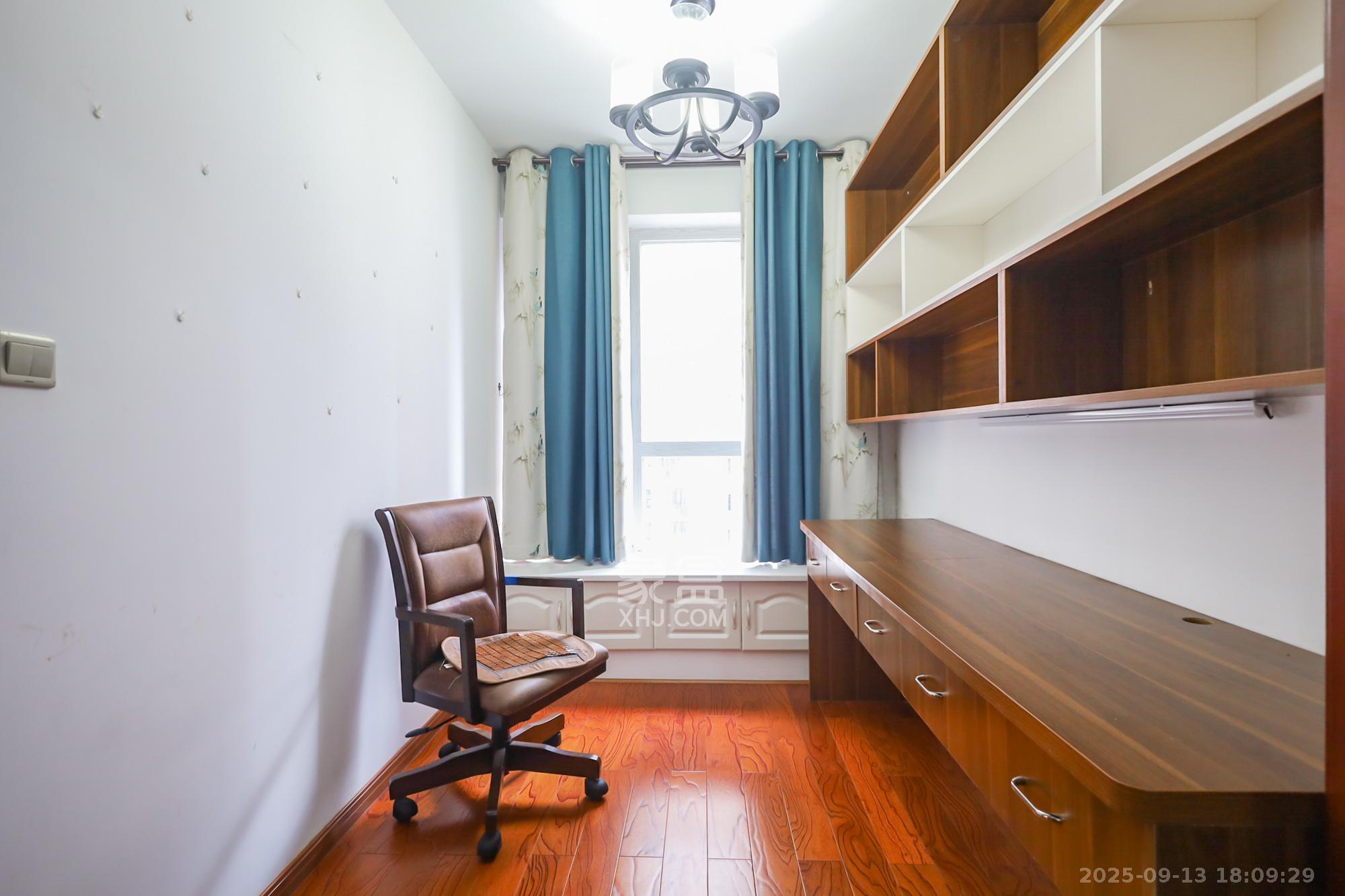 世茂外滩里(世茂铂翠湾三期) 3室2厅1卫 165.0万 世茂外滩里(世茂铂翠湾三期) 3室2厅1卫 165.0万卧室