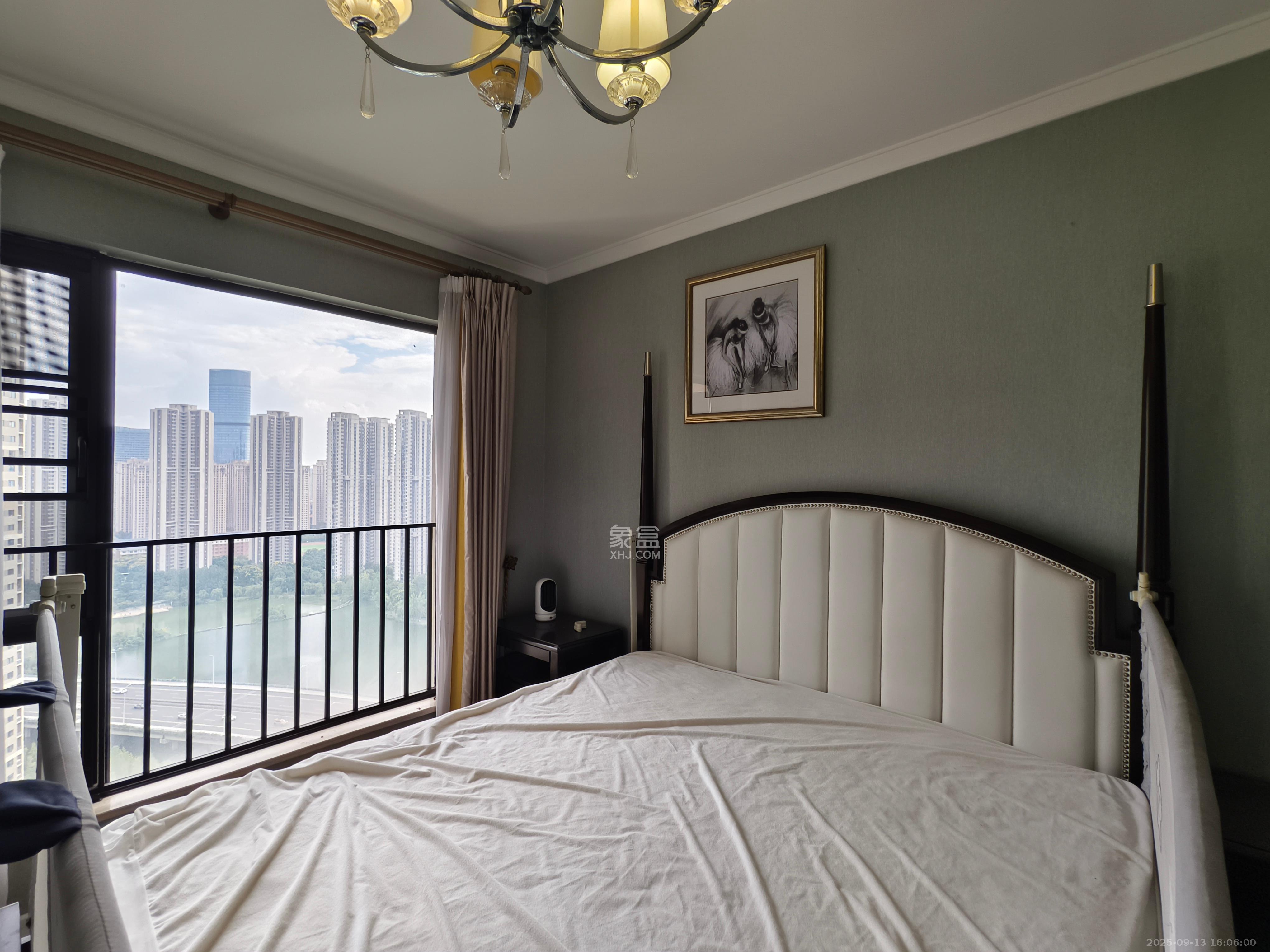 万科里金域滨江  4室2厅2卫    4800.0元/月室内图