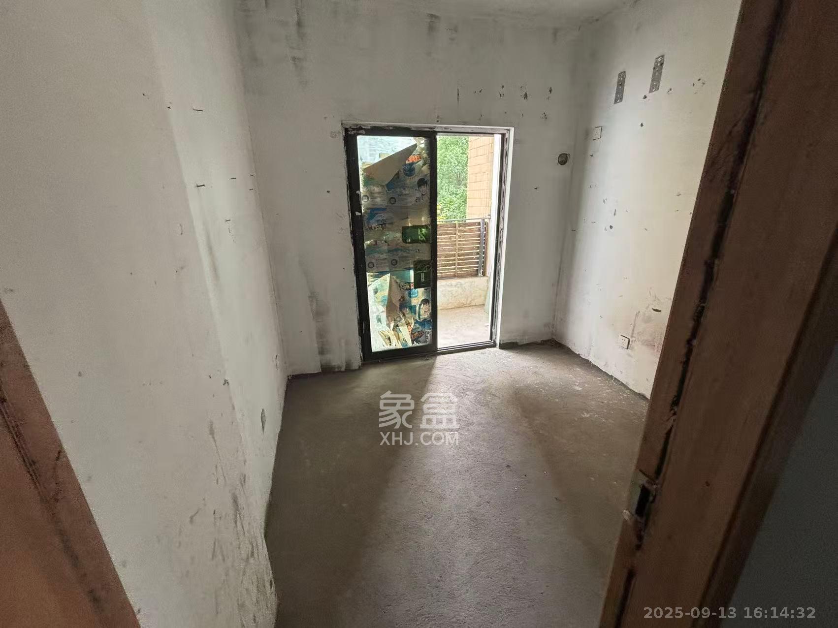 万科魅力之城  3室2厅1卫   1400.00元/月