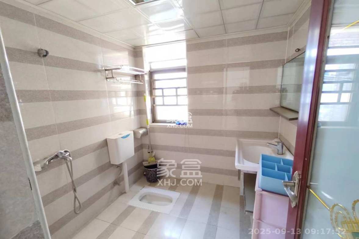 江山帝景哈佛  2室2厅1卫    1700.0元/月 江山帝景哈佛  2室2厅1卫    1700.0元/月室内图